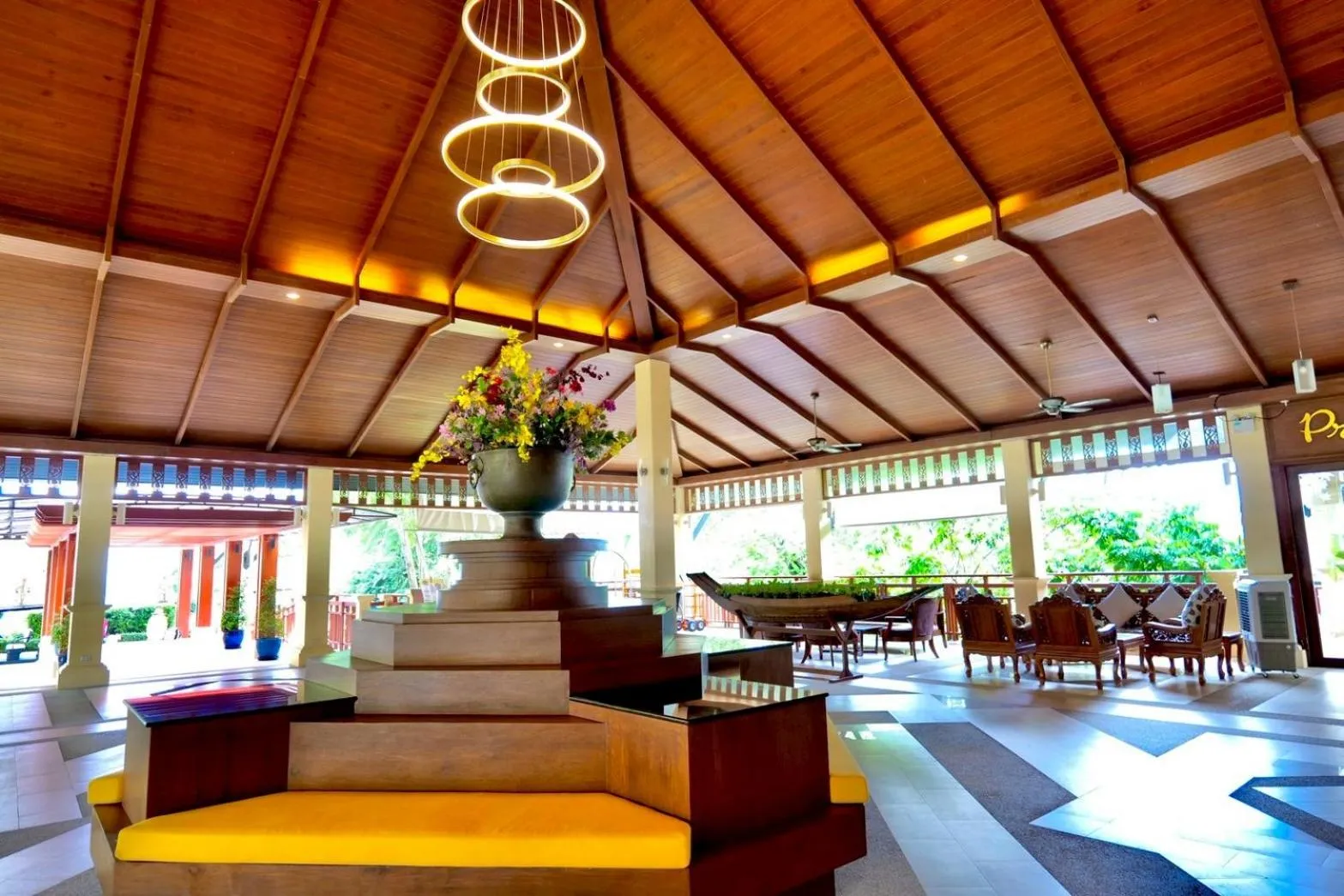 Lobby or reception in Horizon Karon Beach Resort & Spa