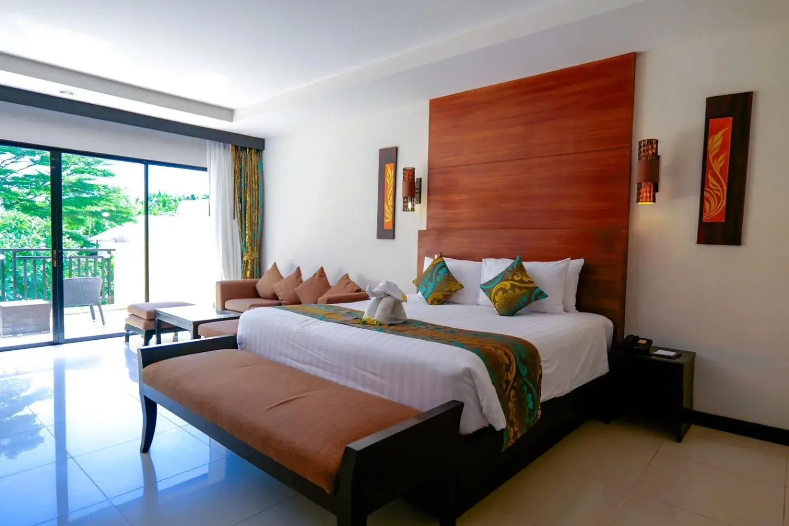 Bed in Horizon Karon Beach Resort & Spa Bed in Horizon Karon Beach Resort & Spa