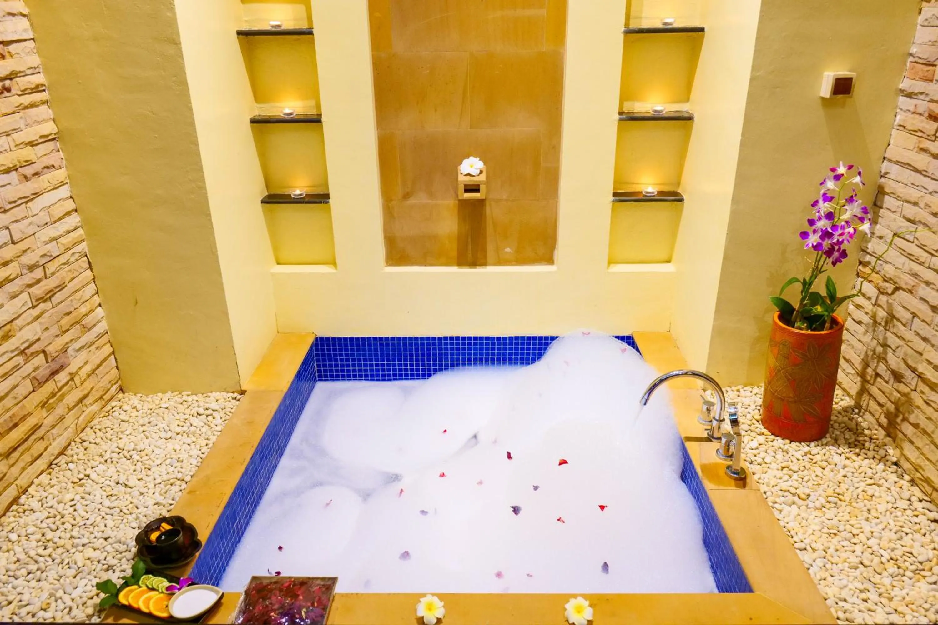 Bathroom in Horizon Karon Beach Resort & Spa