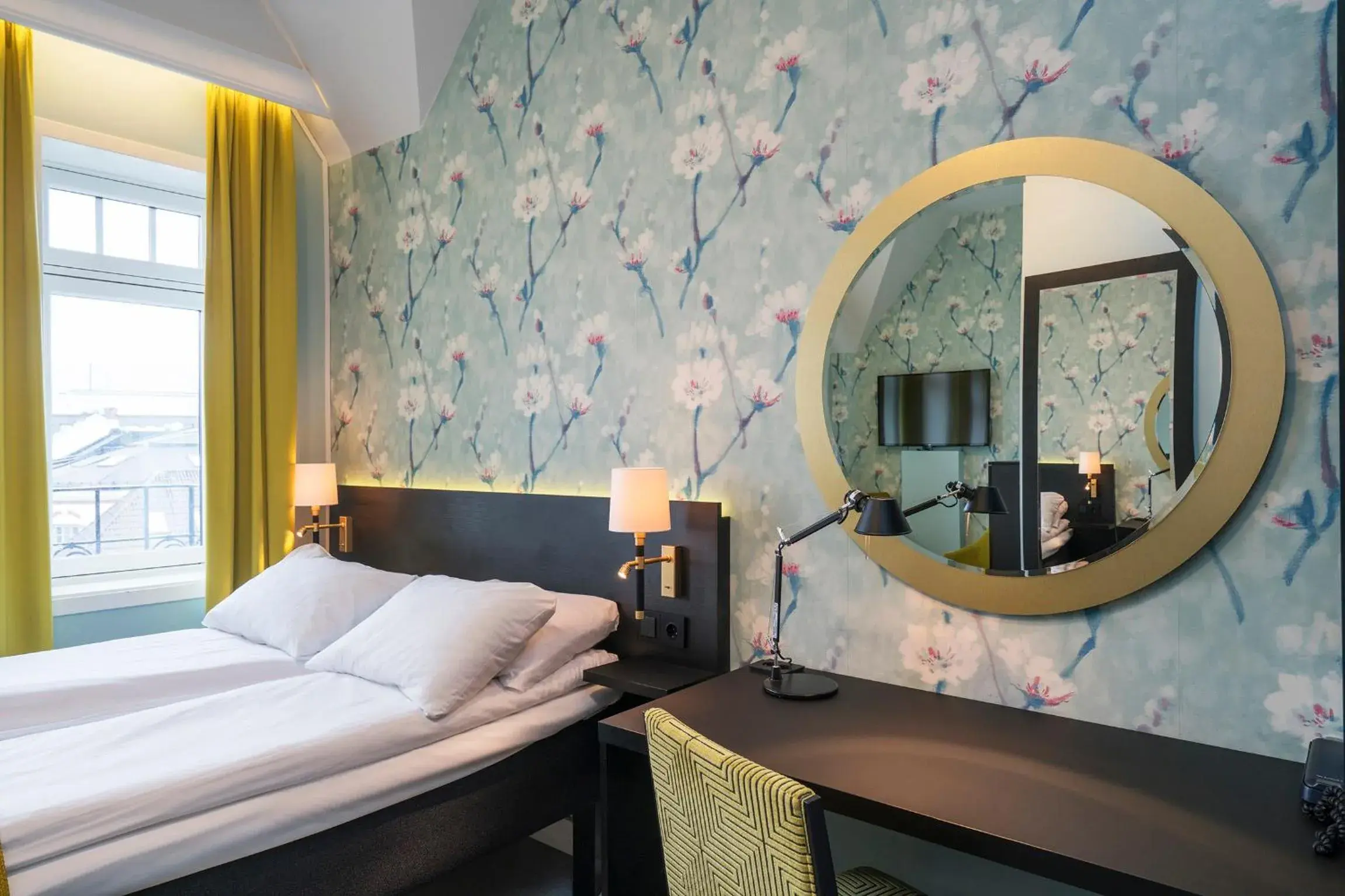 Seating area, Bed in Thon Hotel Nidaros Seating area, Bed in Thon Hotel Nidaros