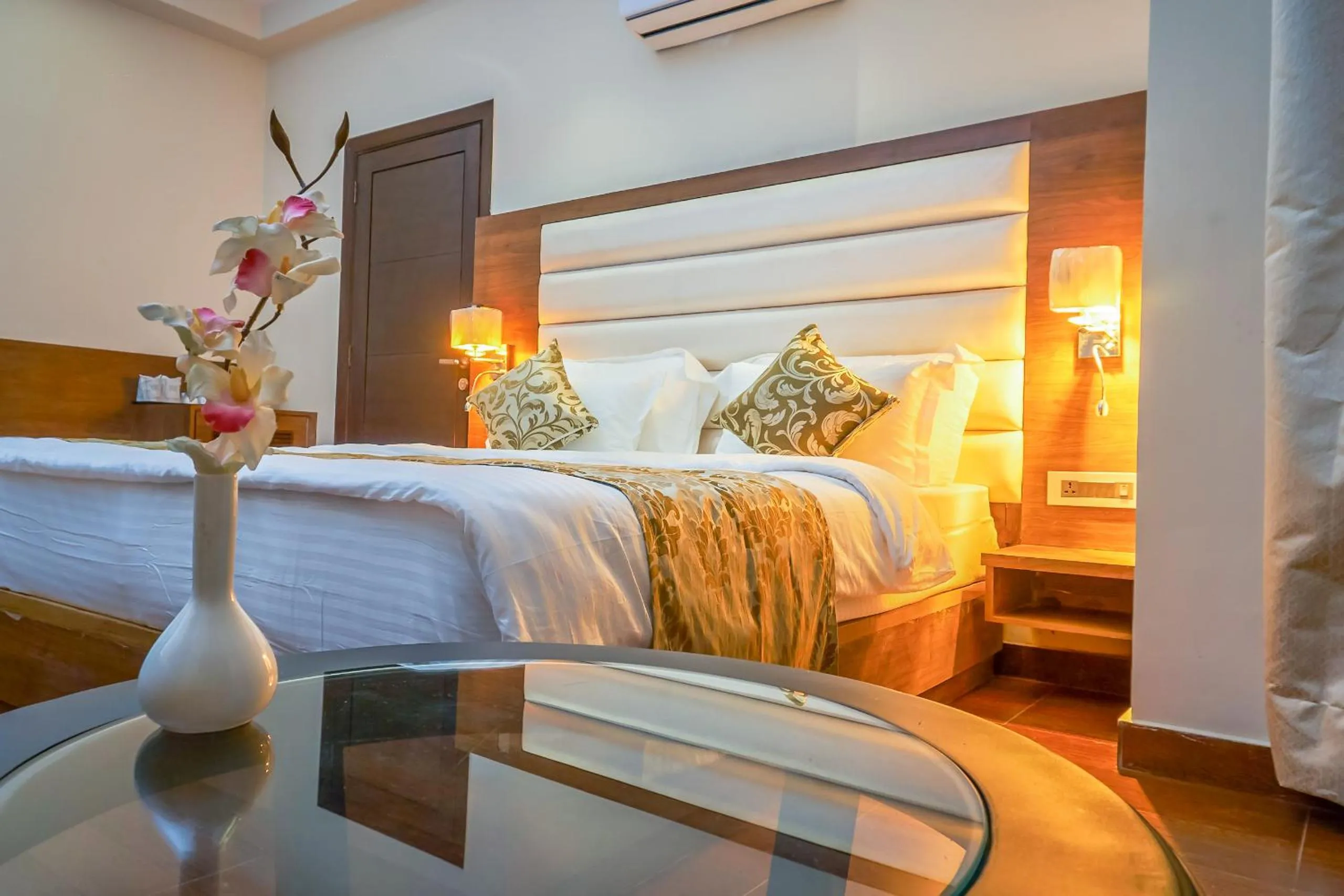 Bedroom, Bed in Ganpati Hotel Katra