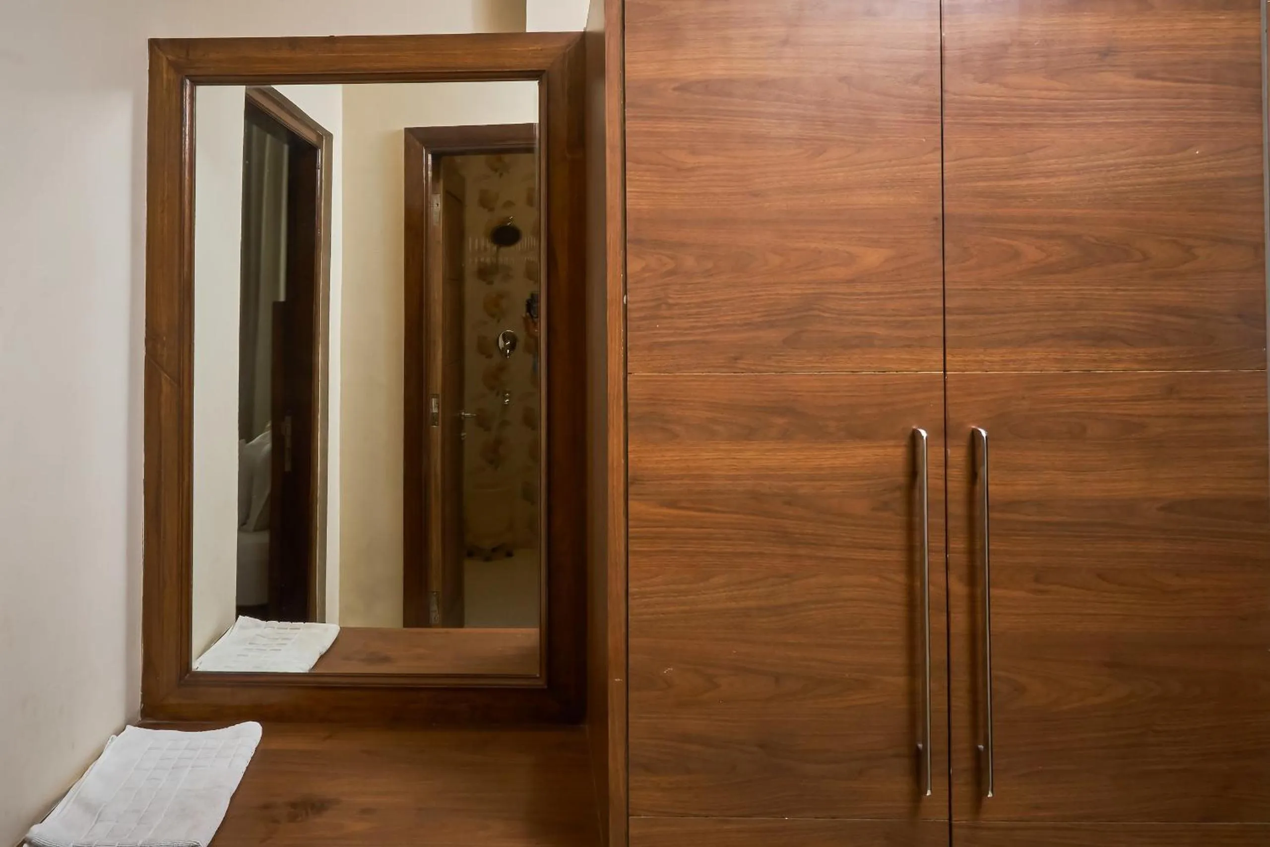 Decorative detail in Ganpati Hotel Katra