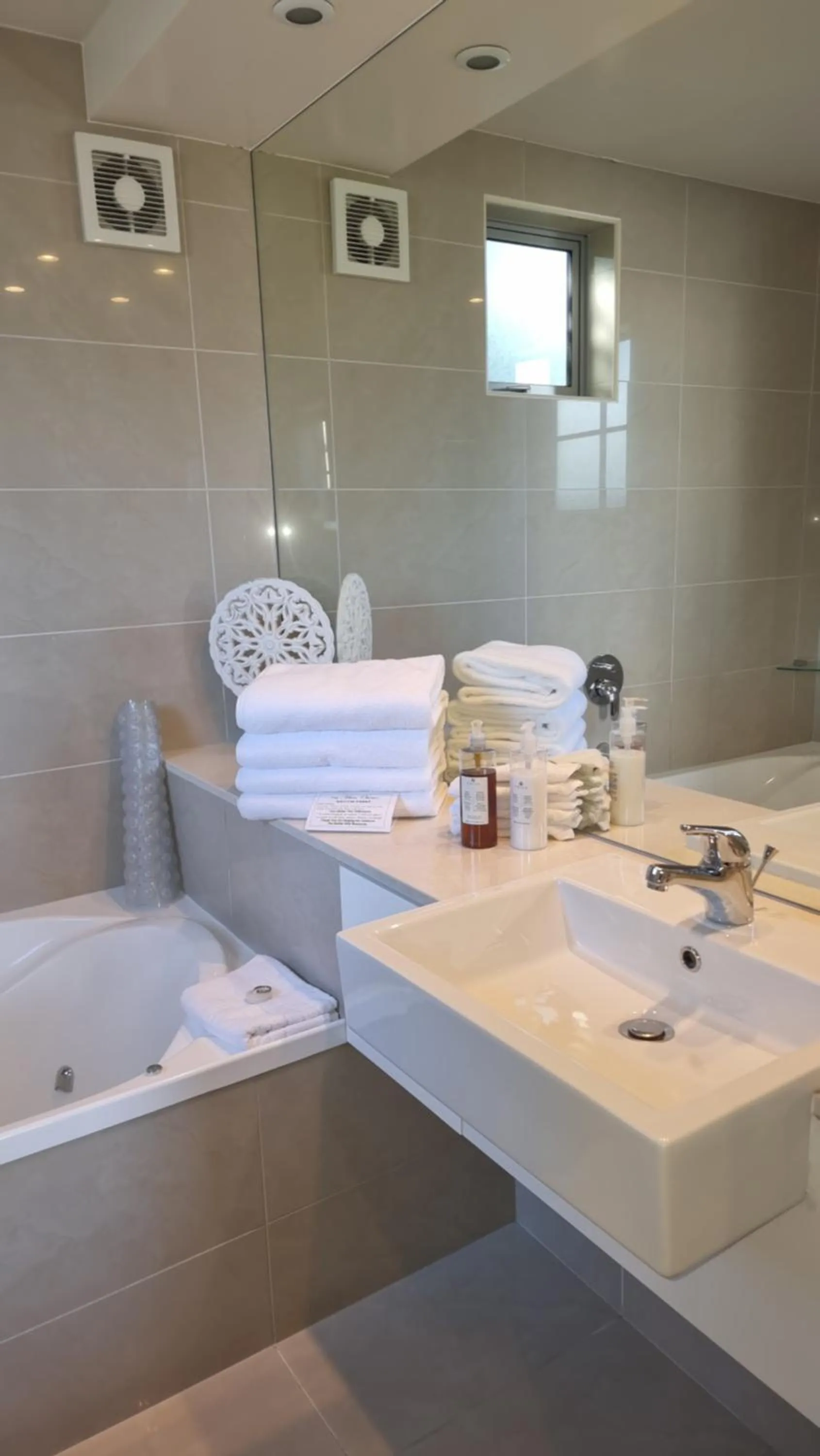 Toilet in THE MEWS Oamaru