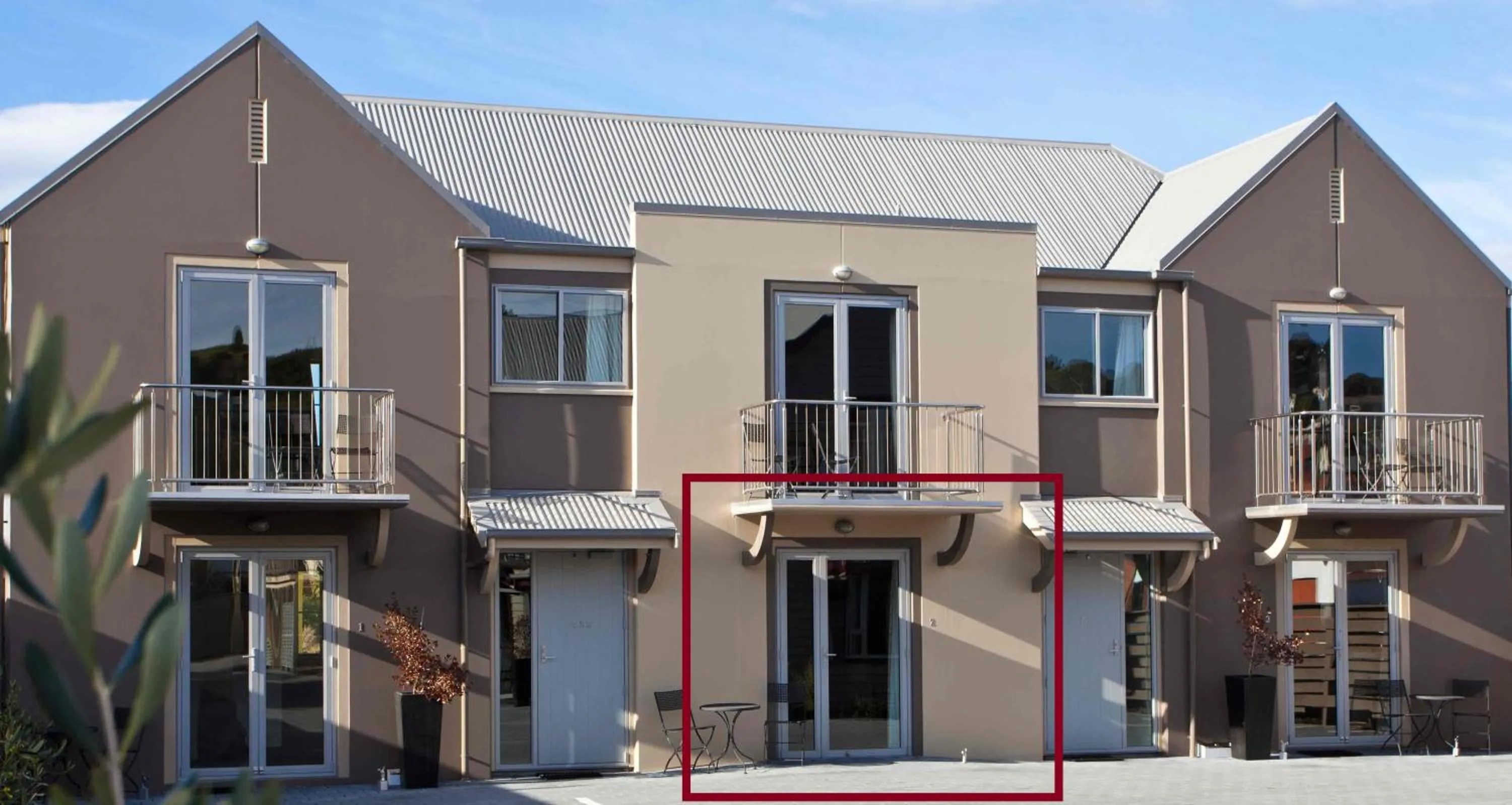 Property building in THE MEWS Oamaru