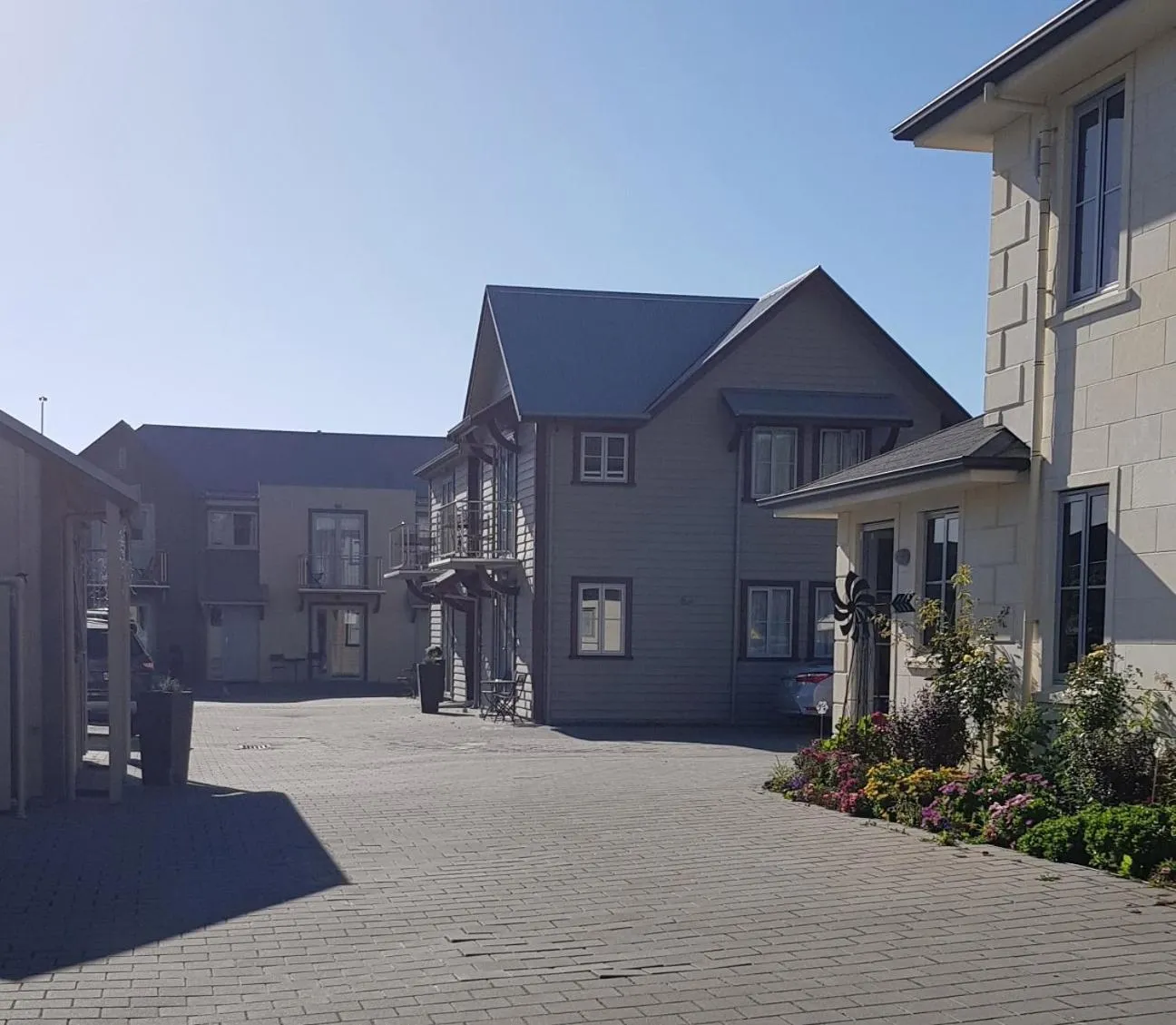 Property building in THE MEWS Oamaru