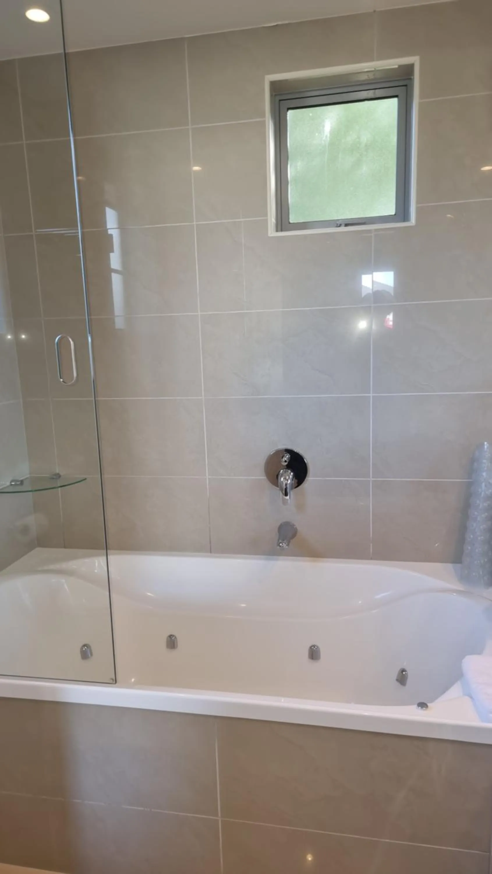 Bathroom in THE MEWS Oamaru