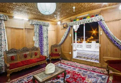 Dining area, Bed in S Group Of Houseboat