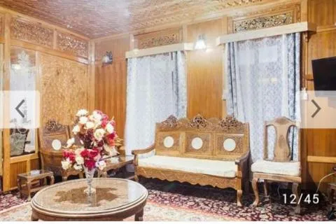 Bedroom, Bed in S Group Of Houseboat