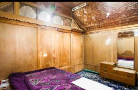 Bedroom, Bed in S Group Of Houseboat