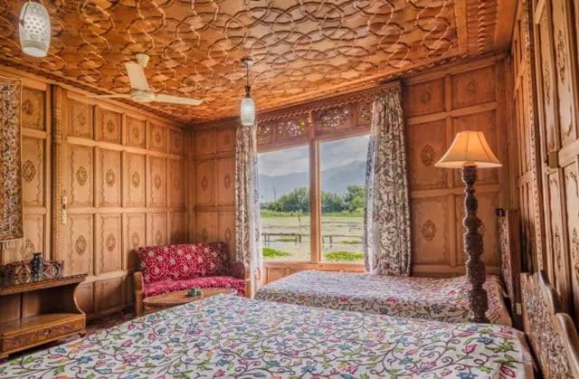 Bedroom, Bed in S Group Of Houseboat