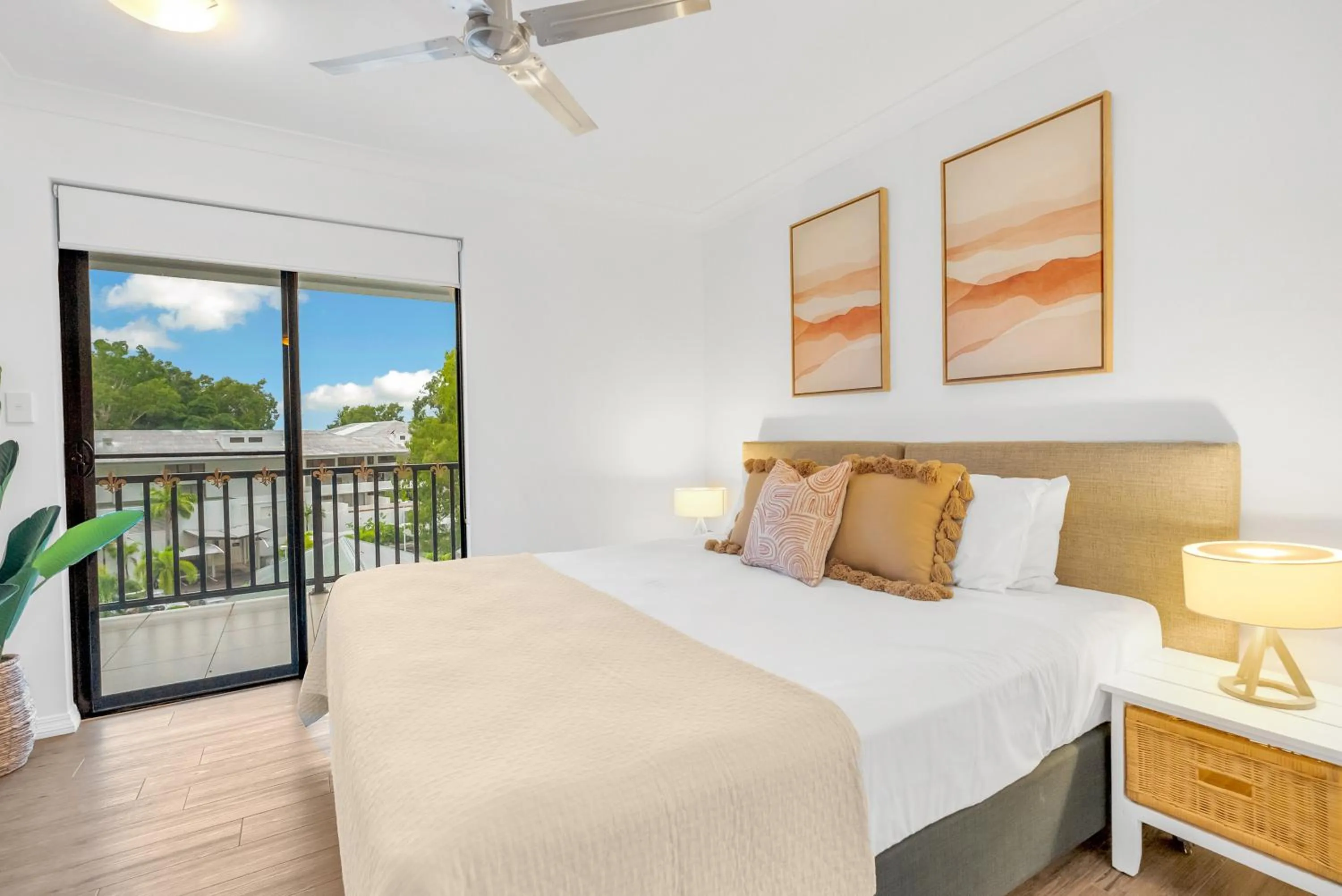 Bedroom, Bed in Elysium Apartments