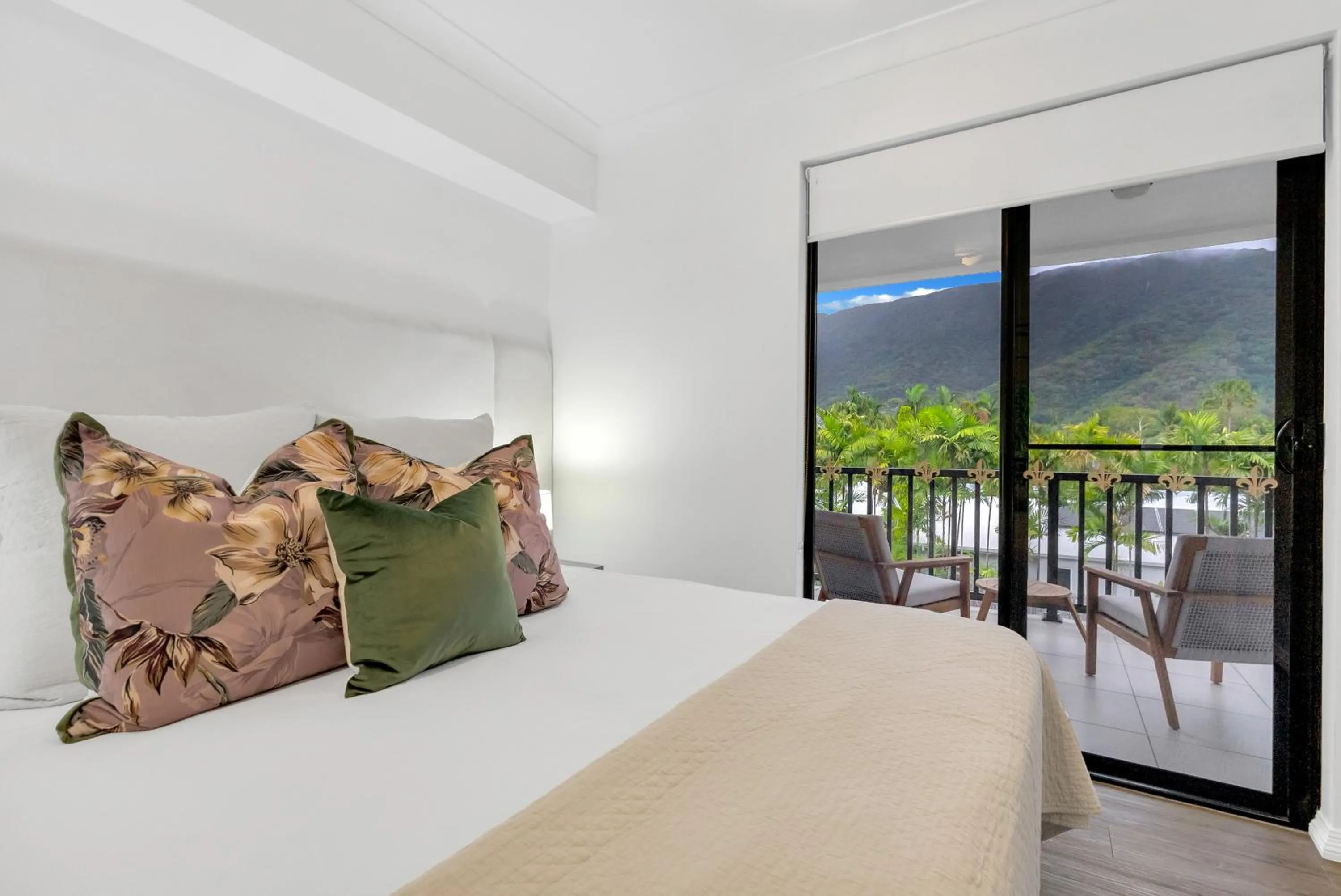 Bedroom, Bed in Elysium Apartments