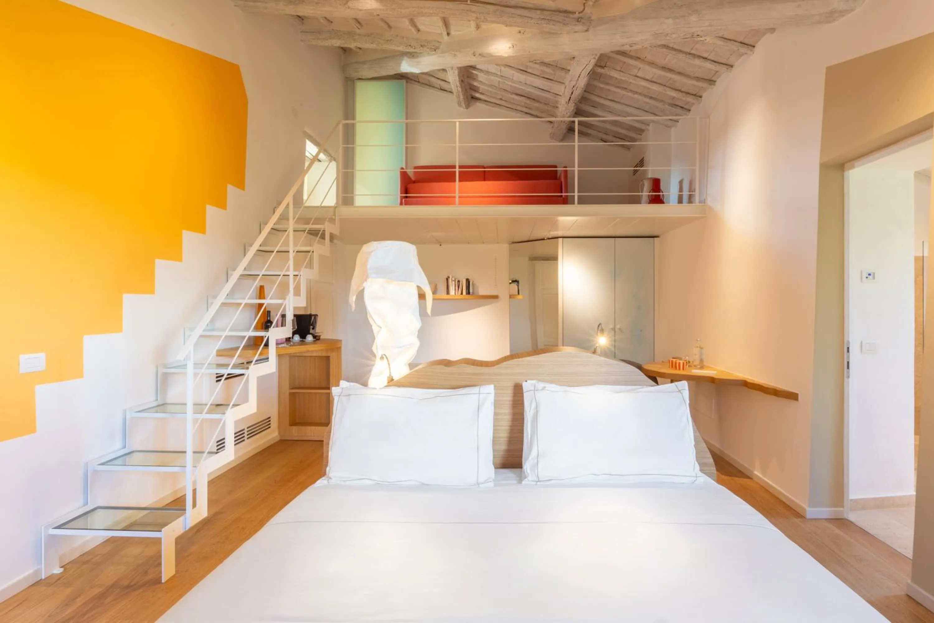 Bed in Mastrojanni Relais