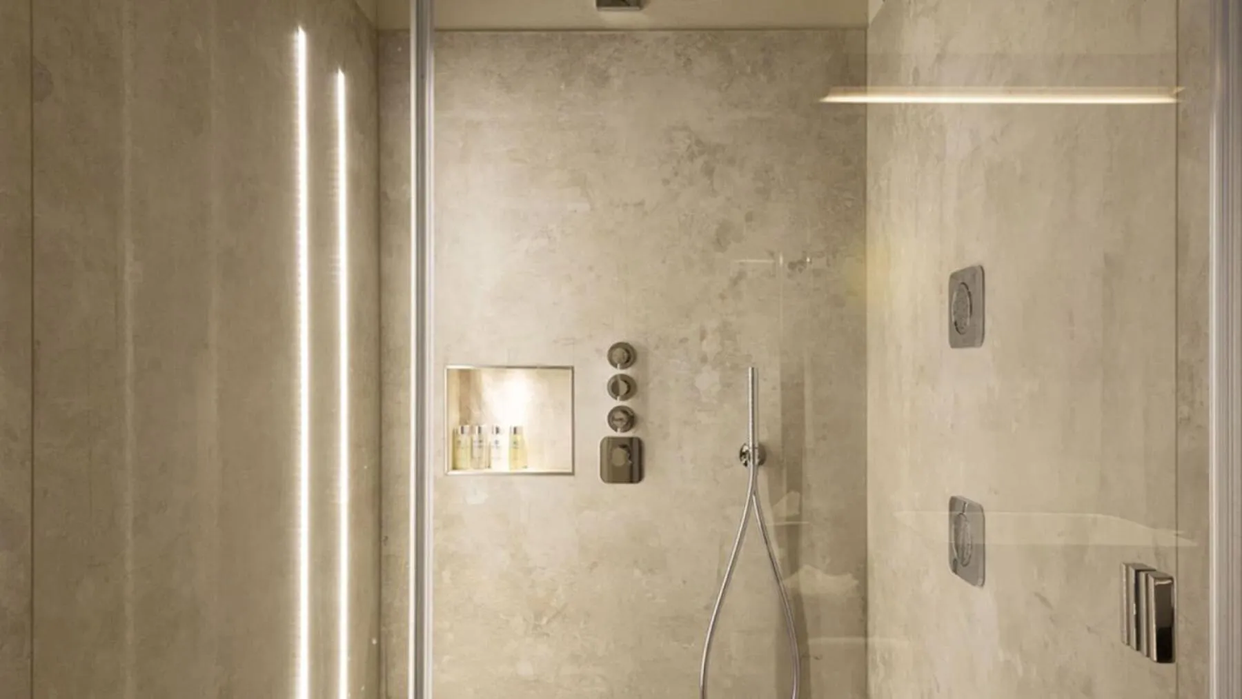 Shower in Mastrojanni Relais