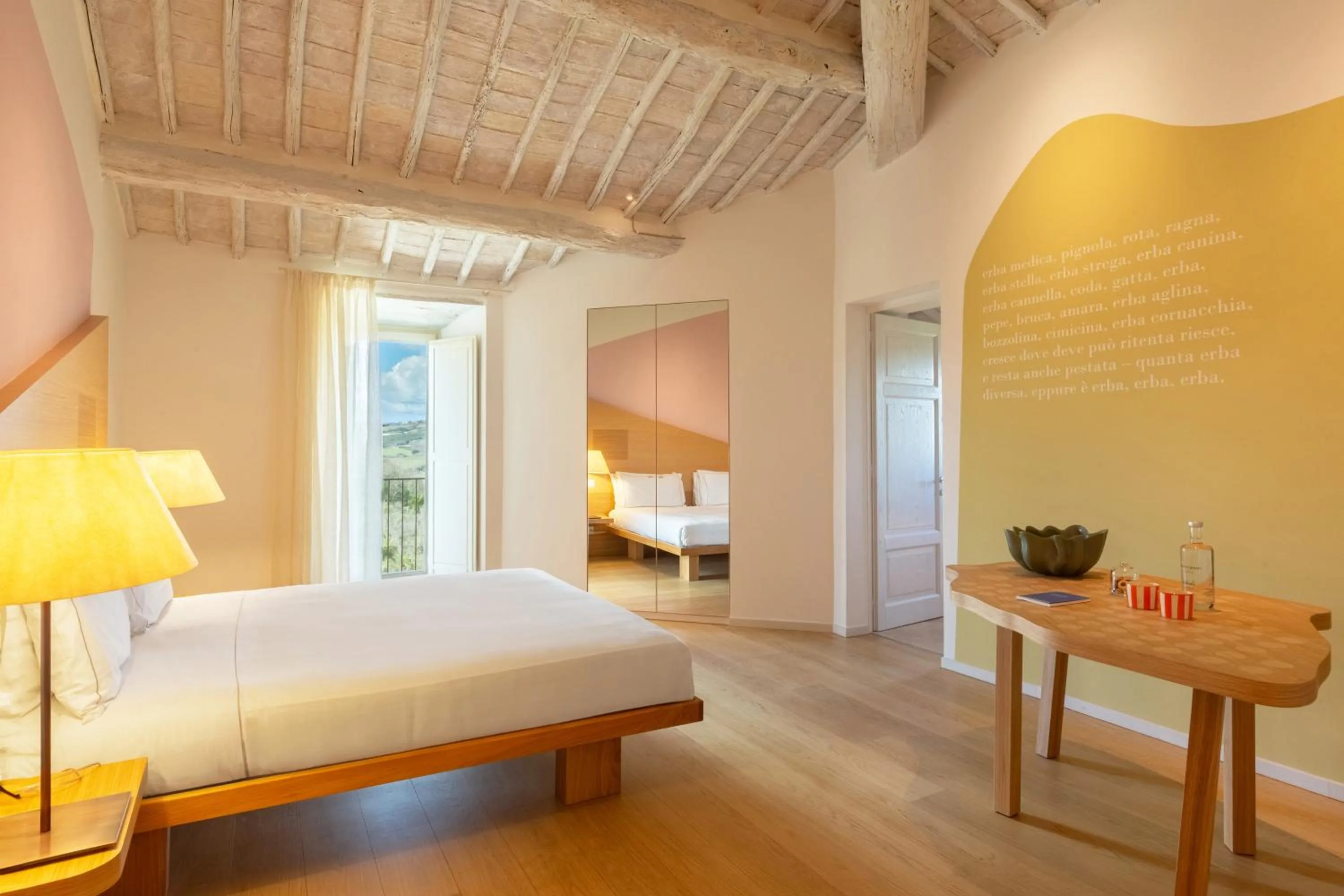 Bed in Mastrojanni Relais