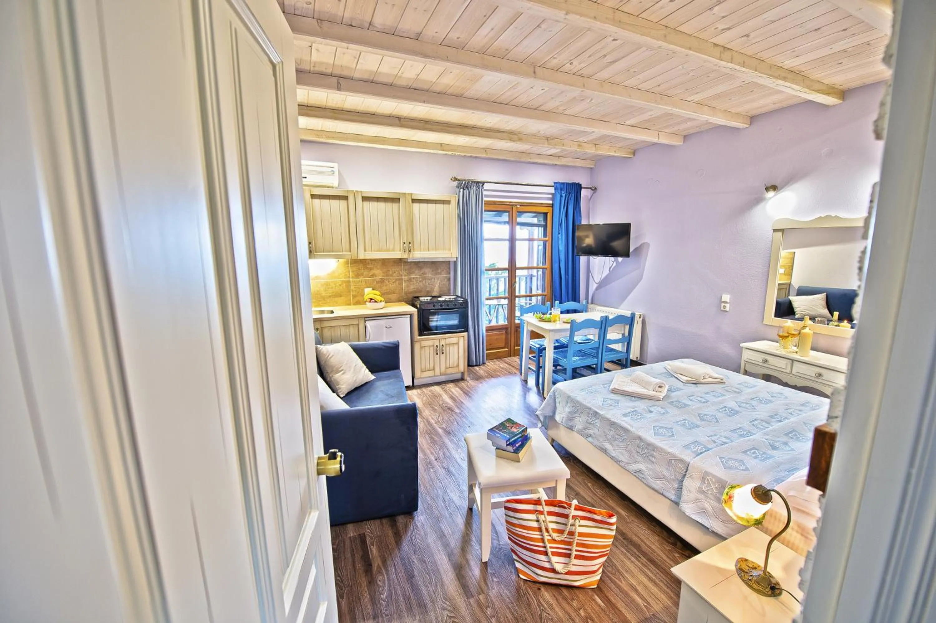 Day in Flamingo Hotel Pelion - Seaside Superior Studios & Suites