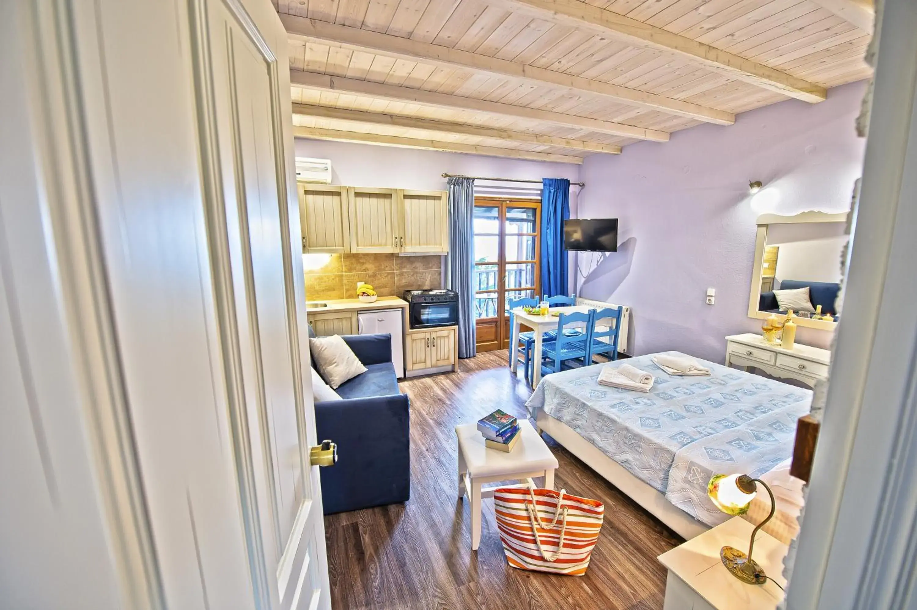 Day in Flamingo Hotel Pelion - Seaside Superior Studios & Suites Day in Flamingo Hotel Pelion - Seaside Superior Studios & Suites