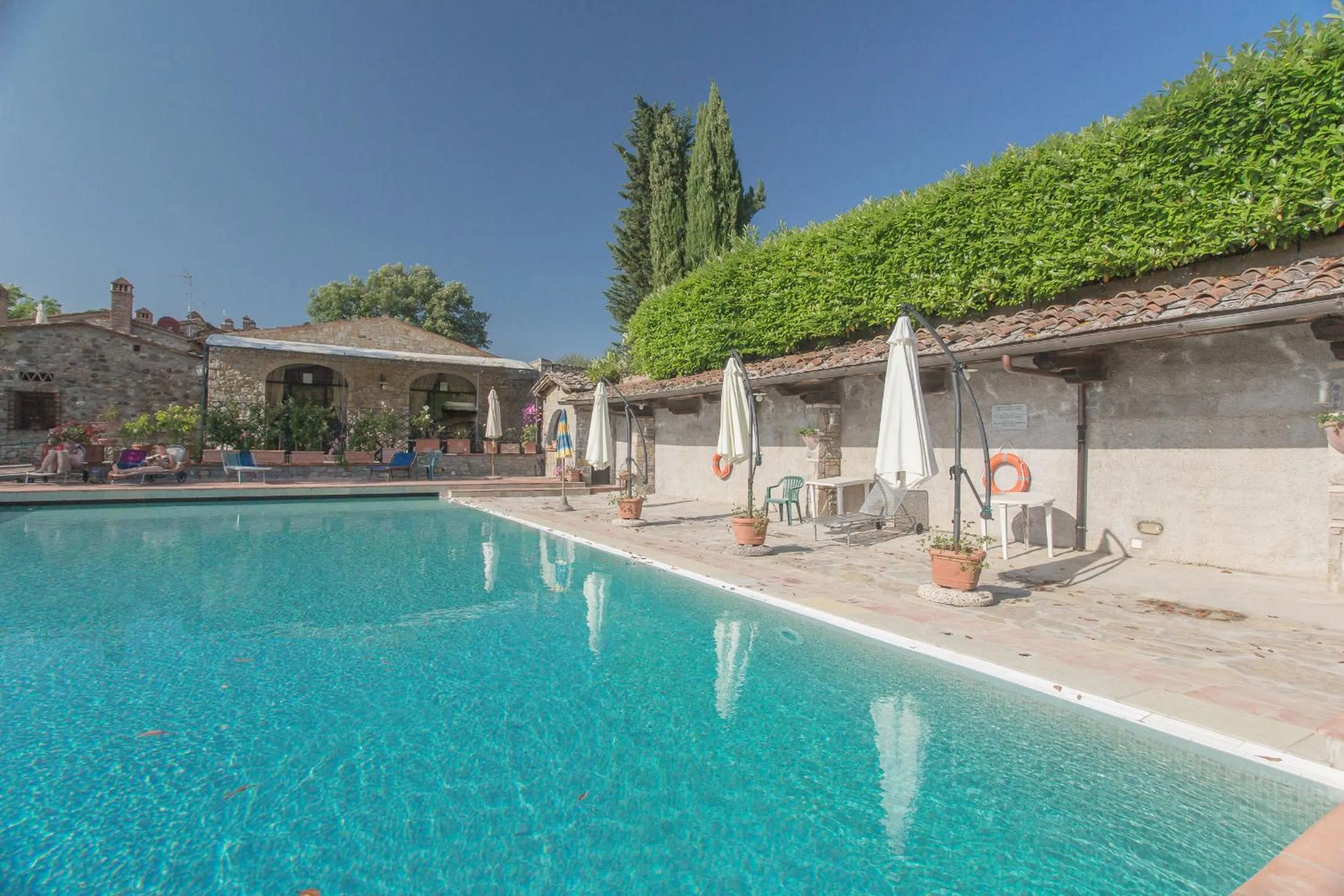 Swimming pool in Relais Santa Cristina