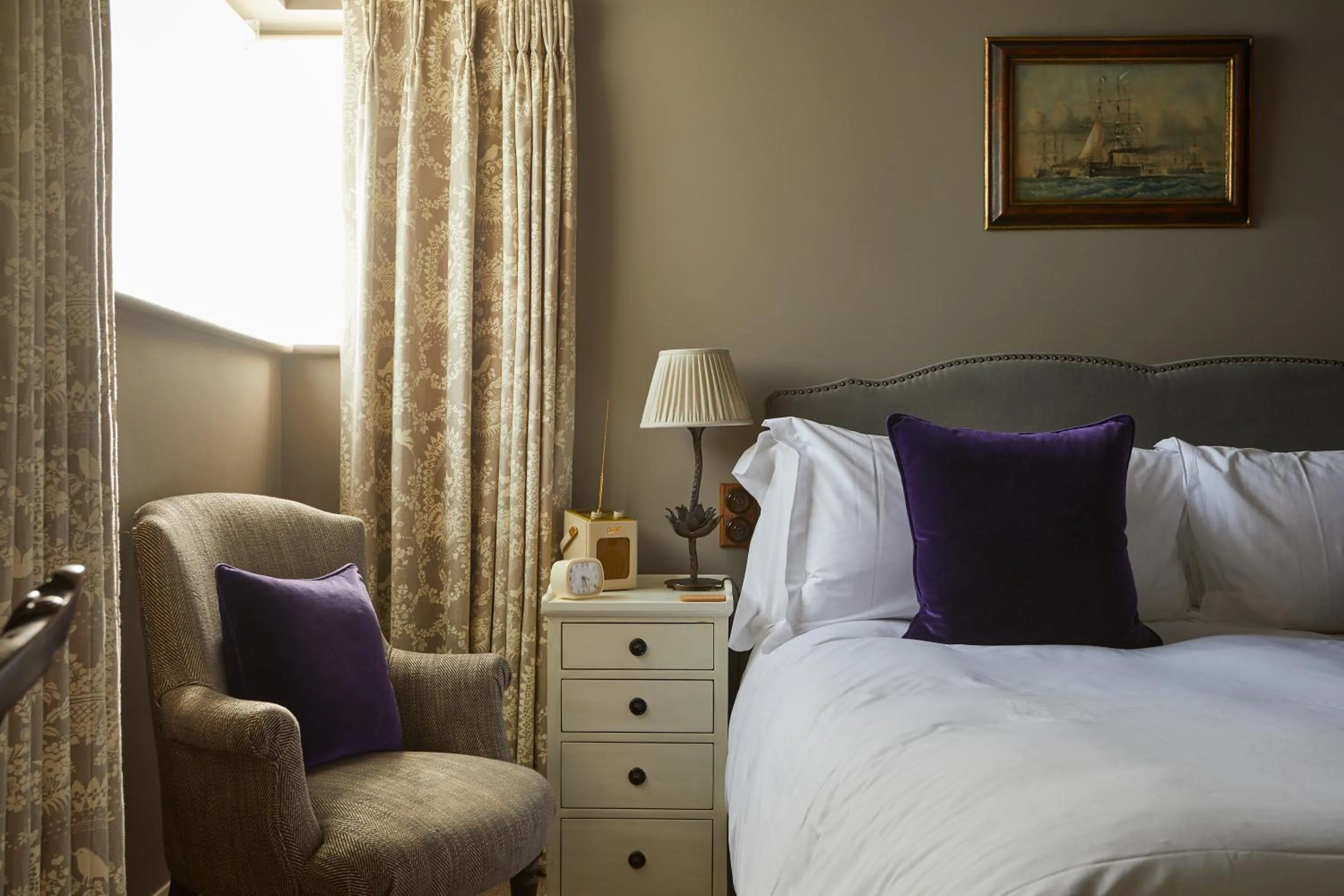 Bed in THE PIG in the Wall - Southampton