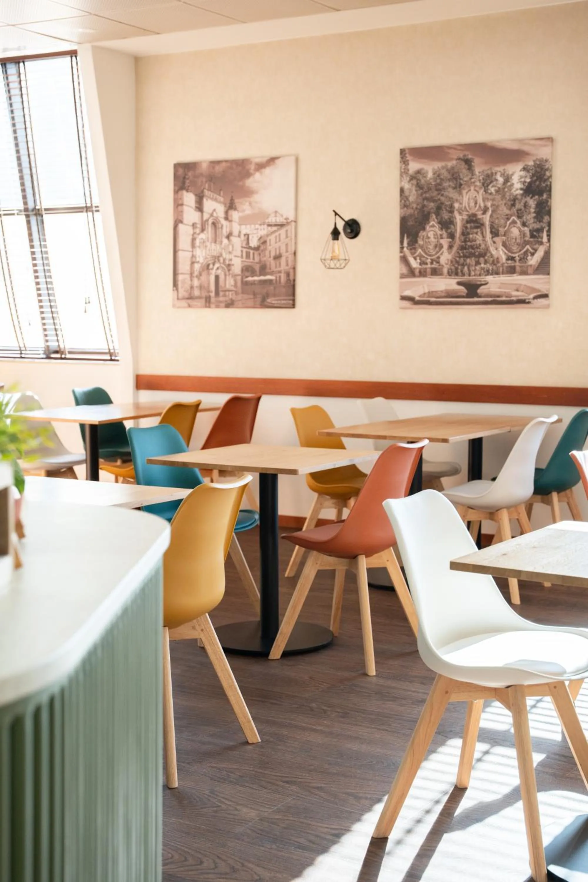 Restaurant/places to eat in Hotel Ibis Coimbra Centro