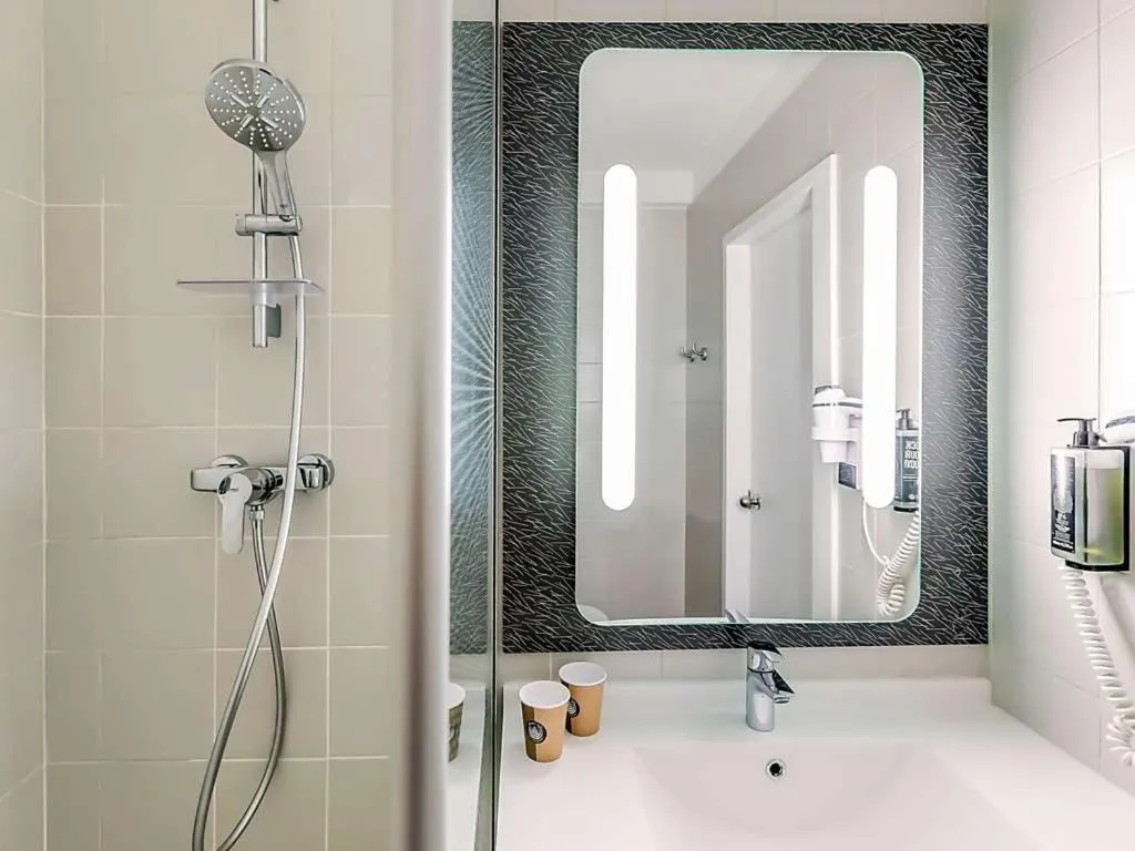 Bathroom in Hotel Ibis Coimbra Centro