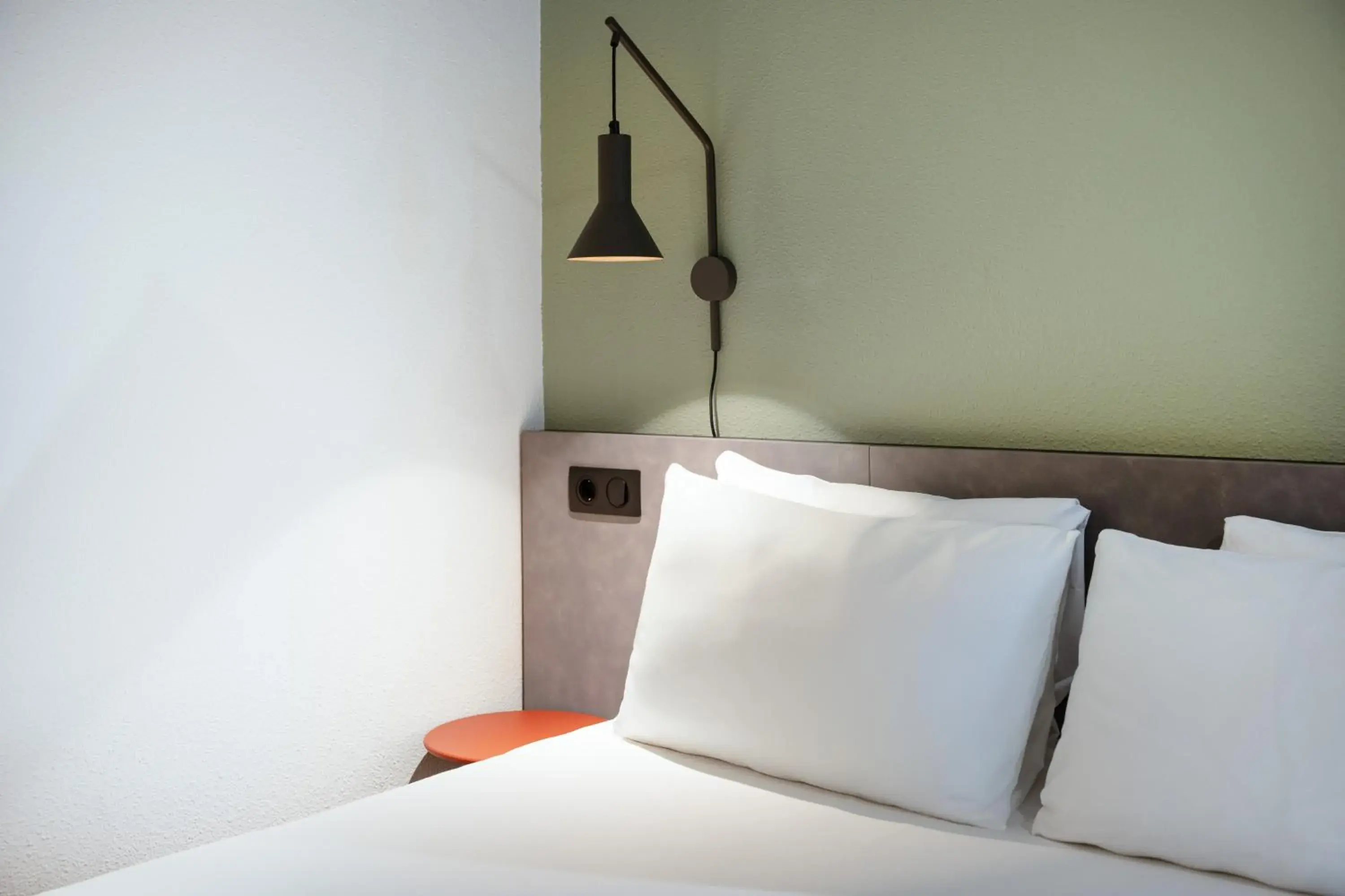 Bedroom, Bed in Hotel Ibis Coimbra Centro Bedroom, Bed in Hotel Ibis Coimbra Centro