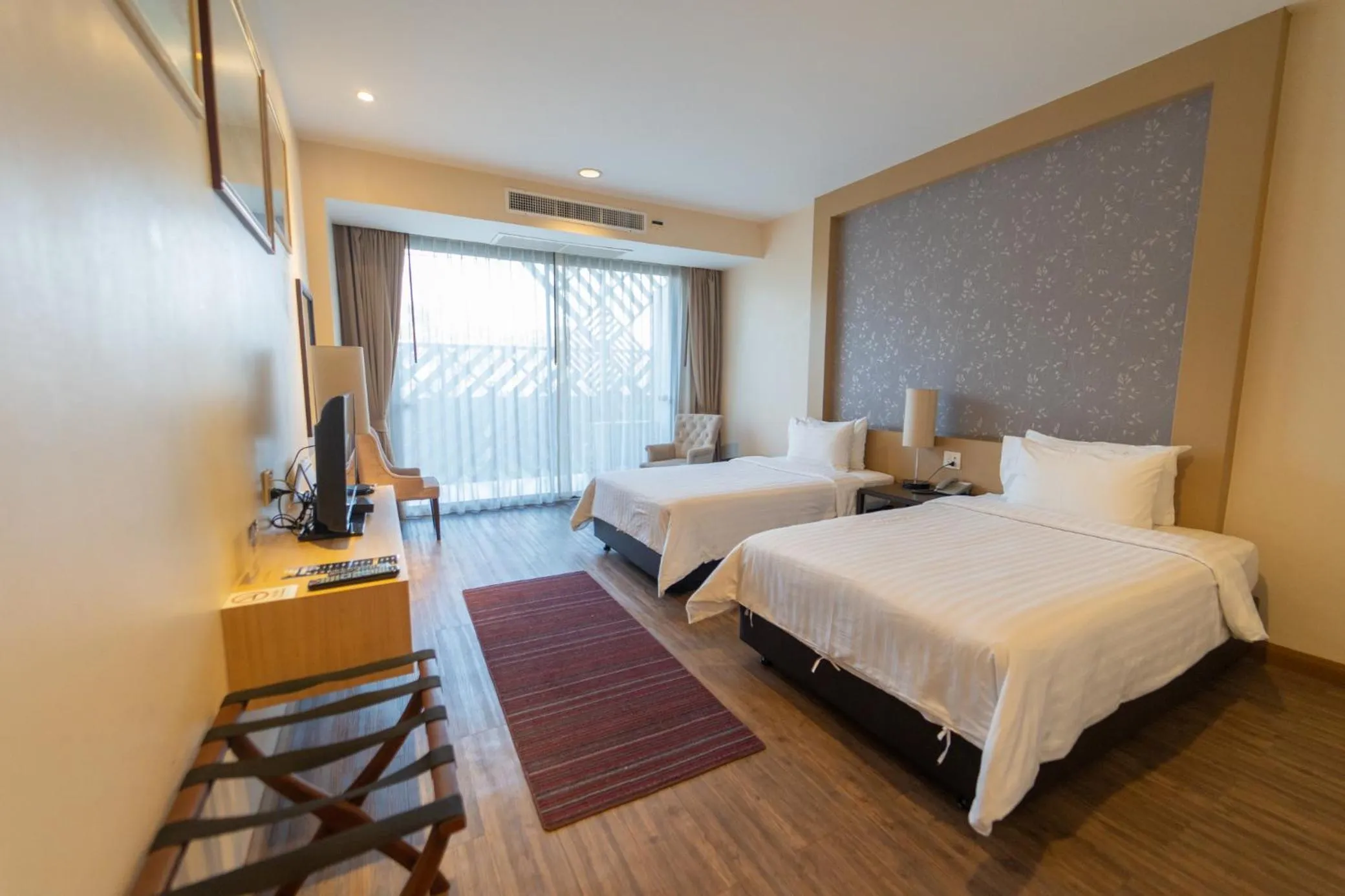 Photo of the whole room, Bed in Rimkhobfa Urban Resort