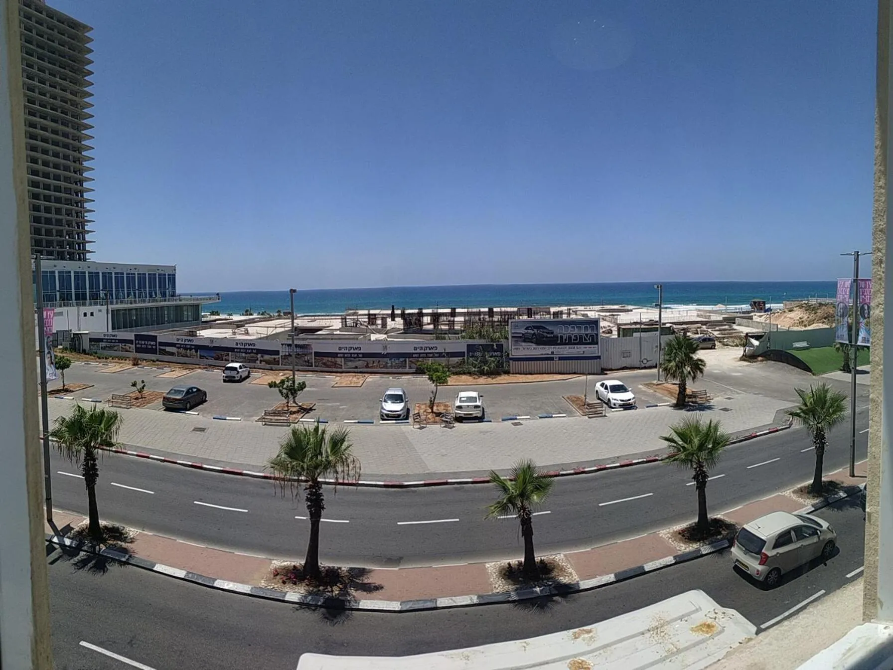 Property building in Beachfront Studio Apartment Bat Yam 412