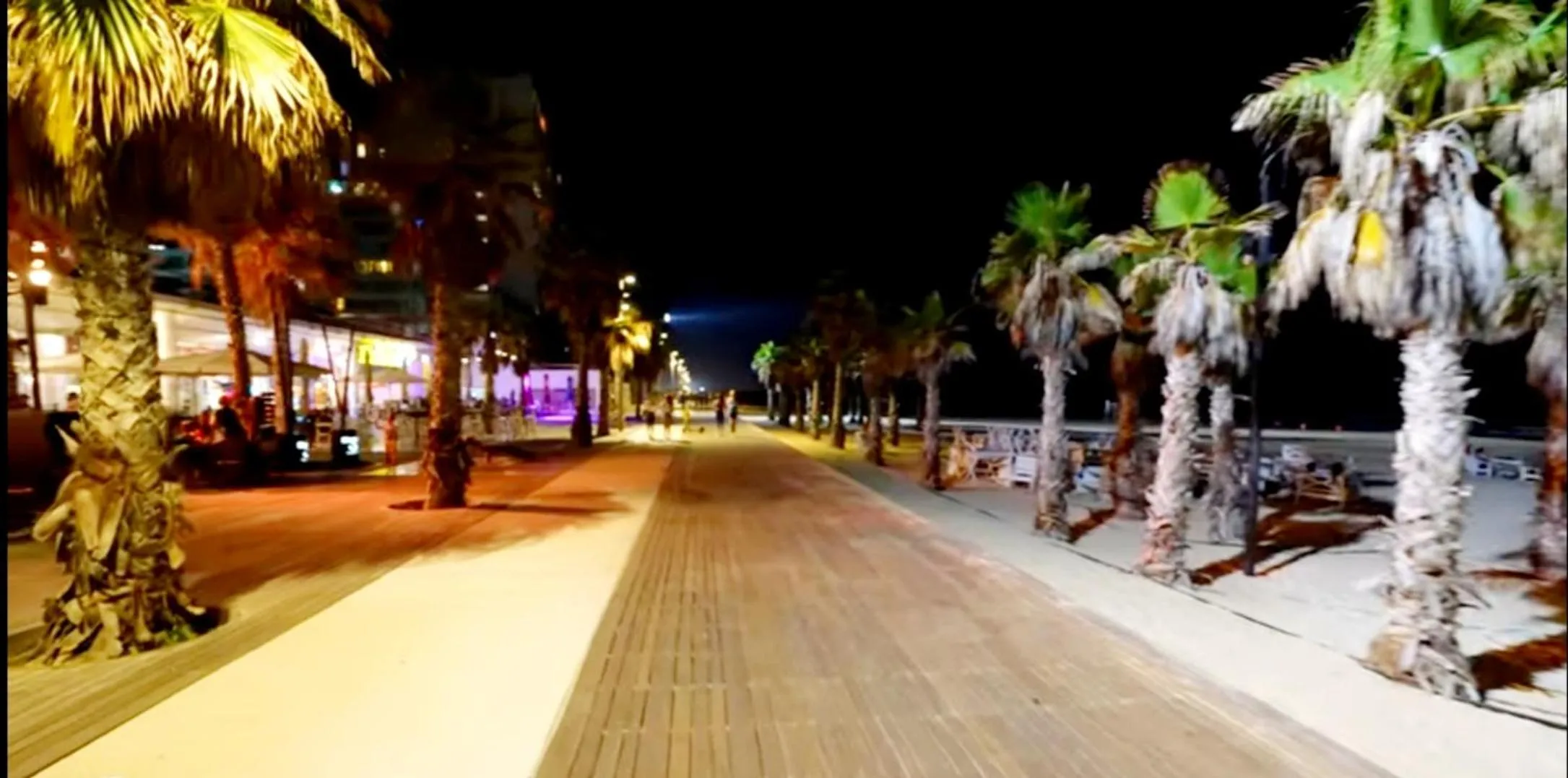 Patio in Beachfront Studio Apartment Bat Yam 412