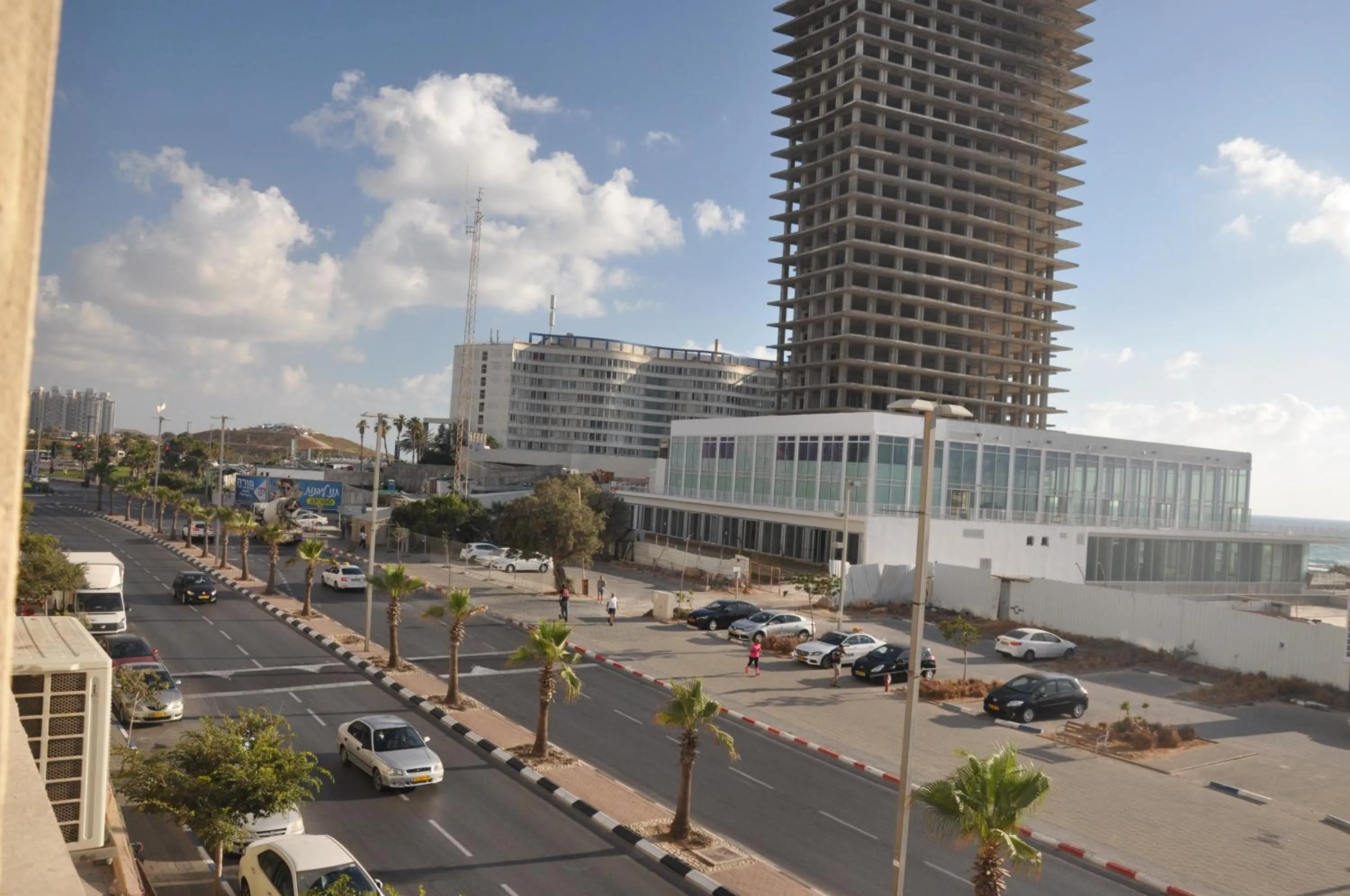 Restaurant/places to eat in Beachfront Studio Apartment Bat Yam 412