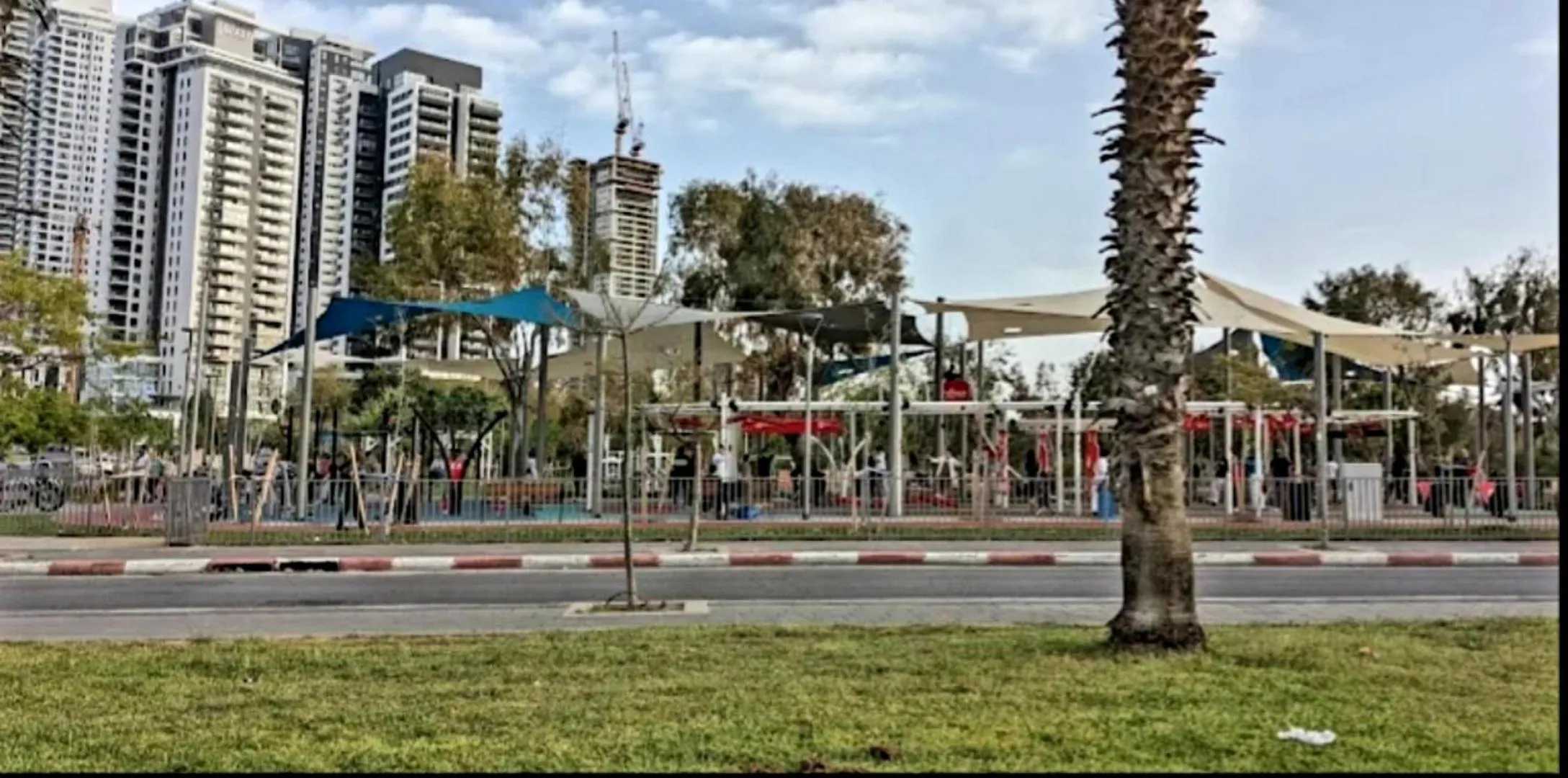 Neighbourhood in Beachfront Studio Apartment Bat Yam 412