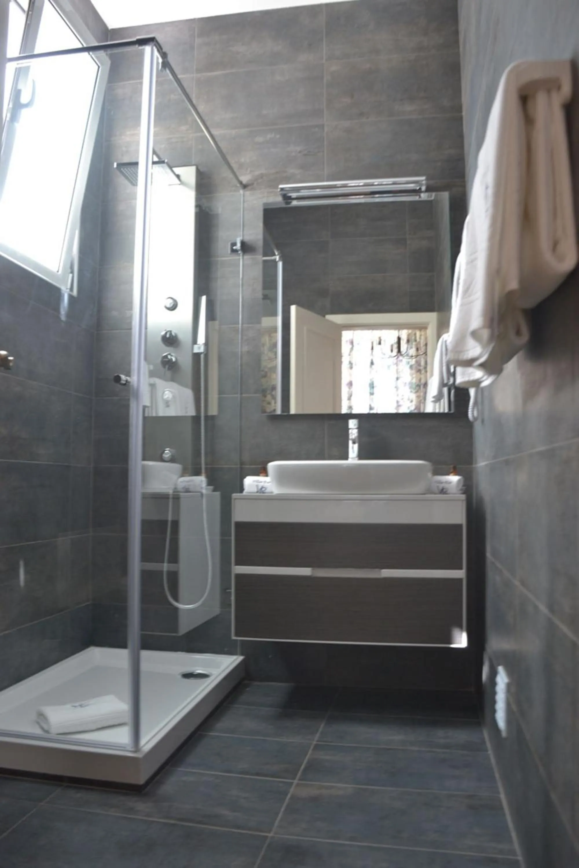 Bathroom in Villa Rio Guest House Suites