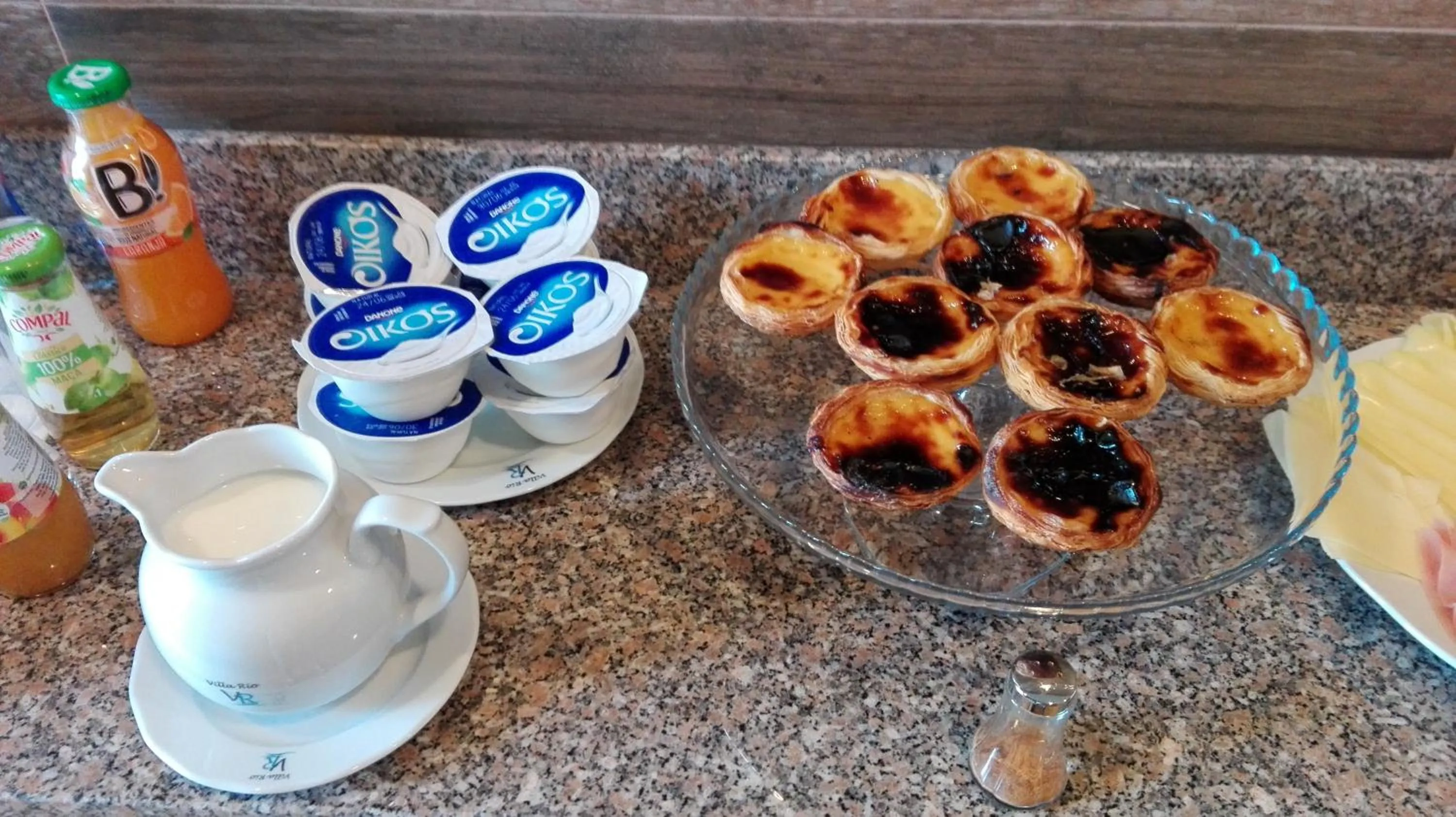 Breakfast in Villa Rio Guest House Suites