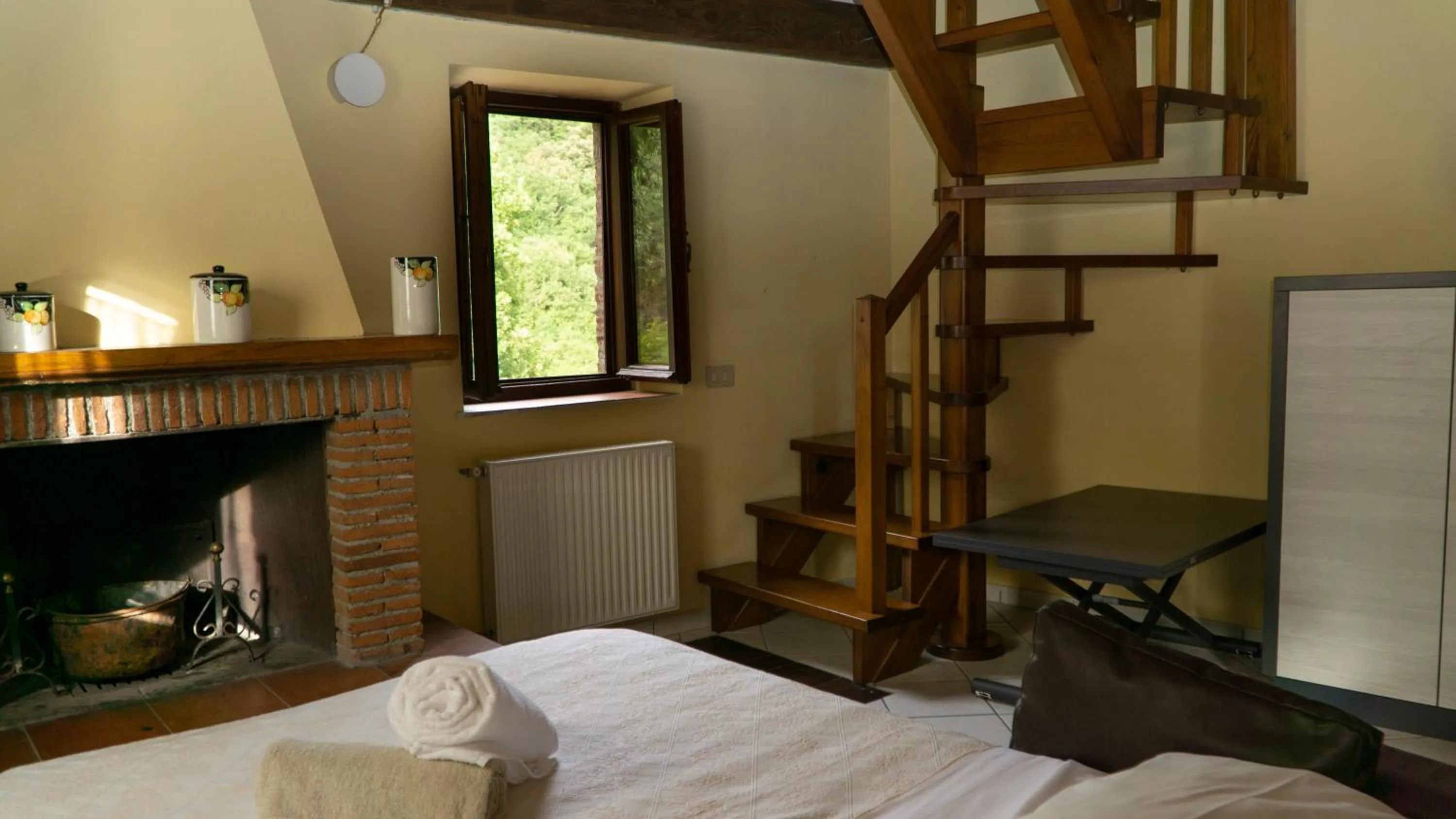 Bed in Borgo Giusto Tuscany
