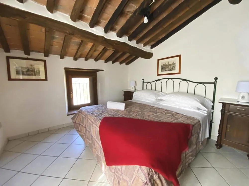 Bed in Borgo Giusto Tuscany
