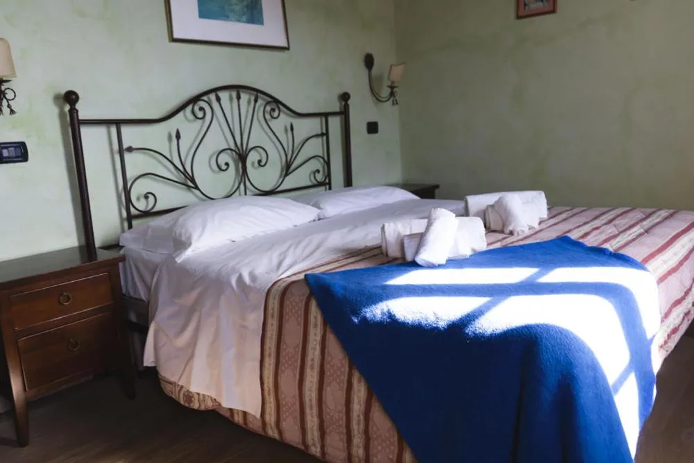 Bed in Borgo Giusto Tuscany
