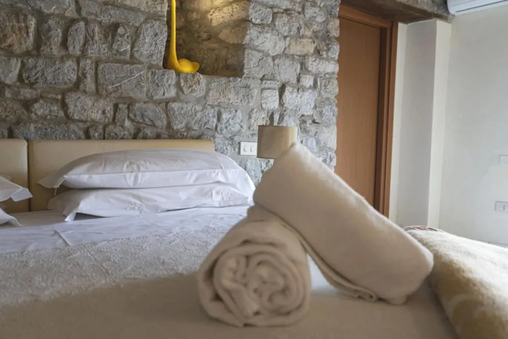 Bed in Borgo Giusto Tuscany