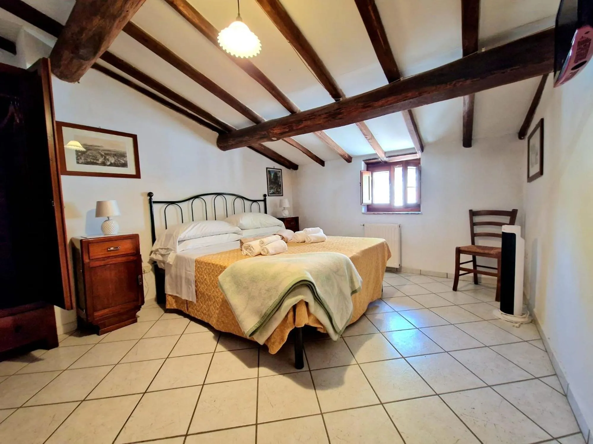 Bed in Borgo Giusto Tuscany