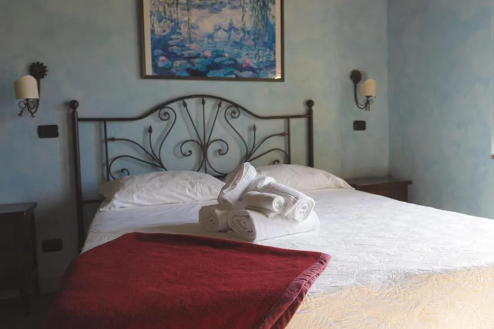 Bed in Borgo Giusto Tuscany