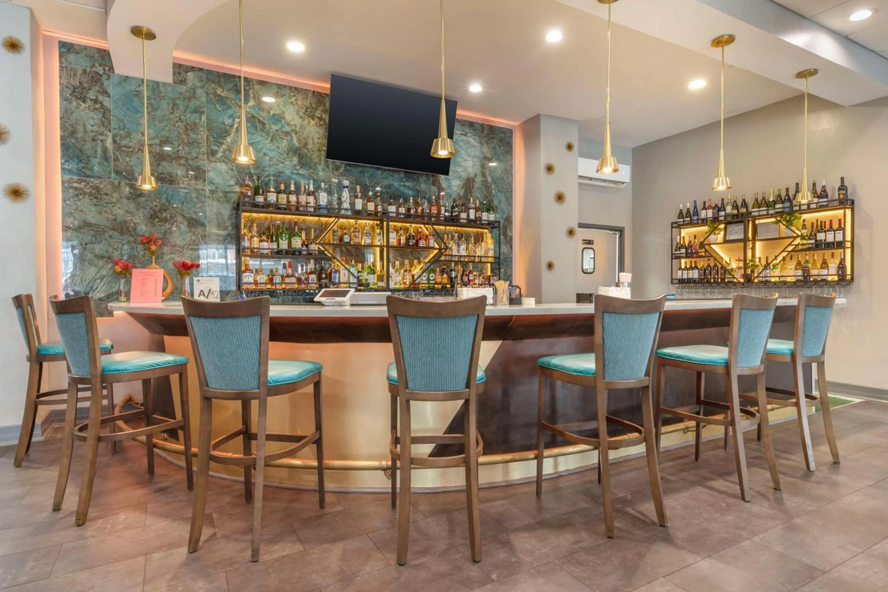 Lounge or bar in Best Western Premier Historic Travelers Hotel Alamo/Riverwalk