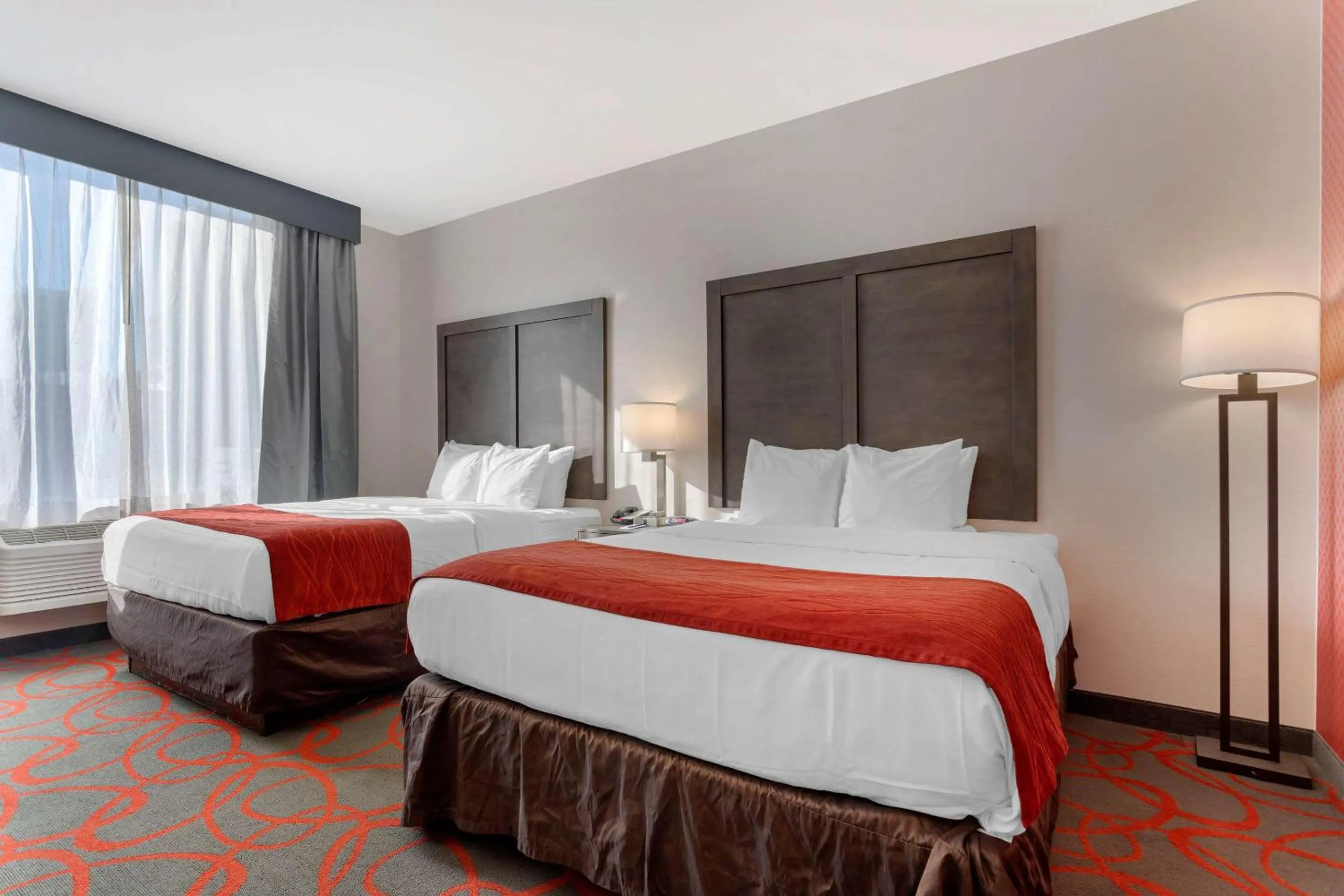 Photo of the whole room, Bed in Comfort Inn & Suites near Stadium