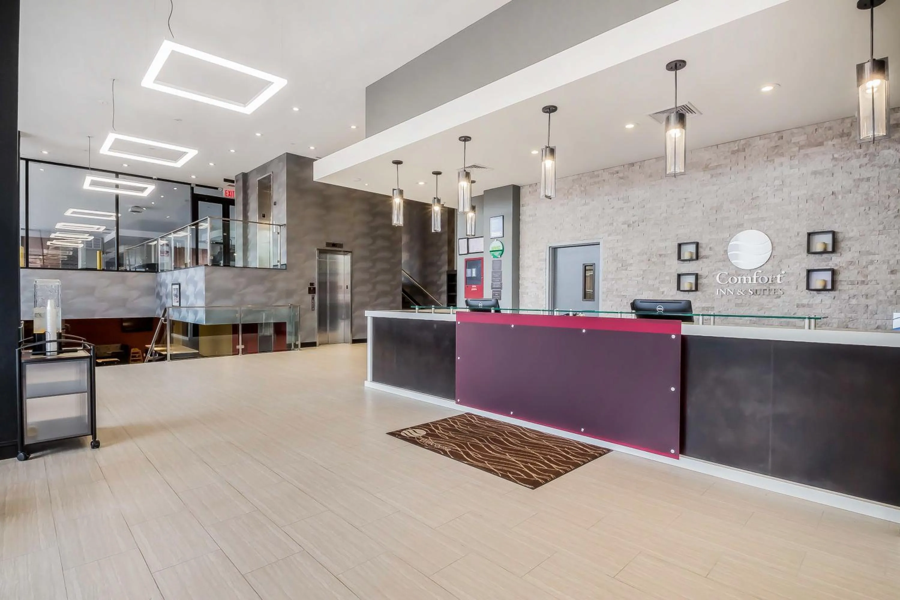 Lobby or reception in Comfort Inn & Suites near Stadium