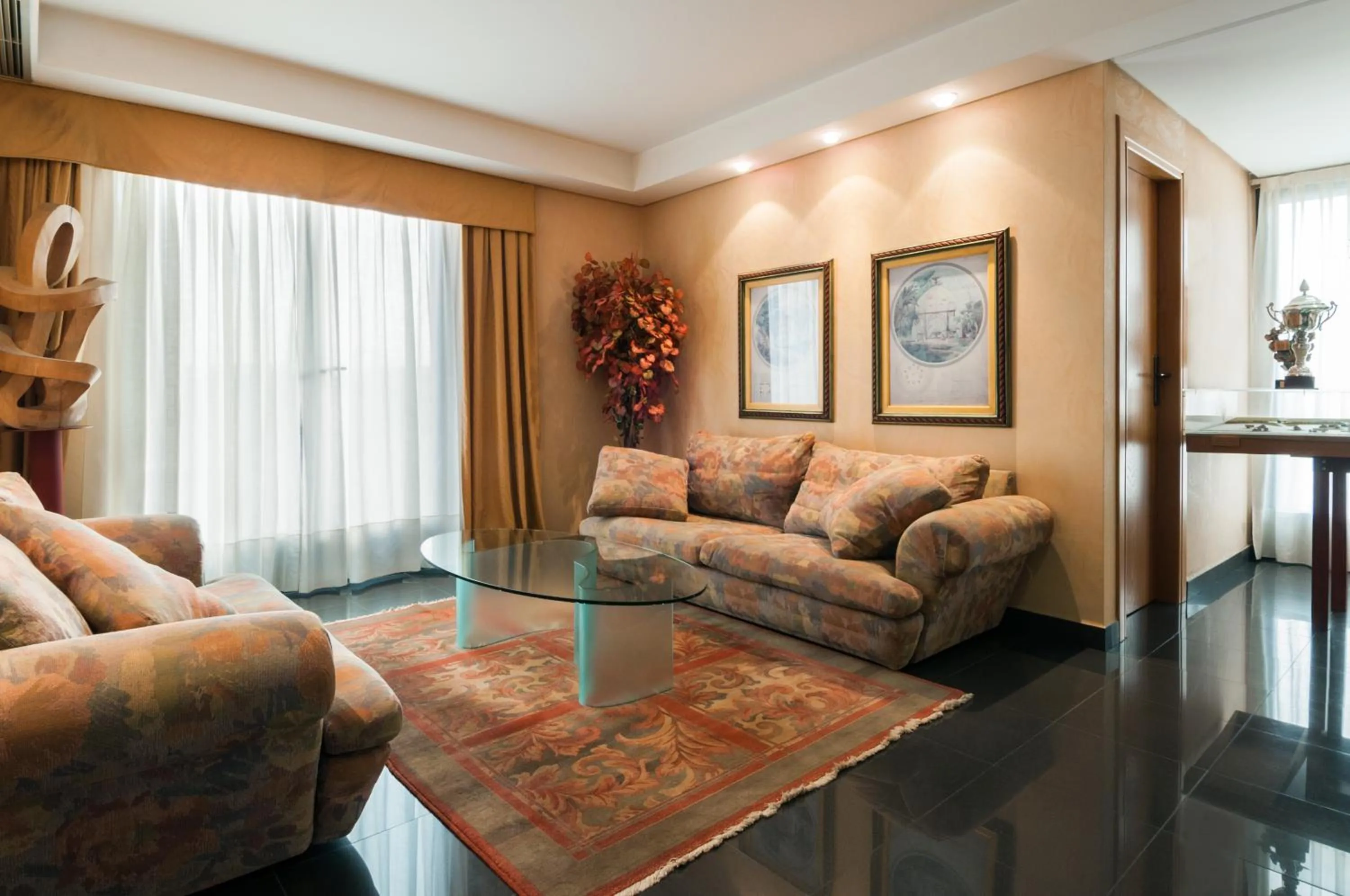 Lounge or bar in Hotel Ruta de Europa