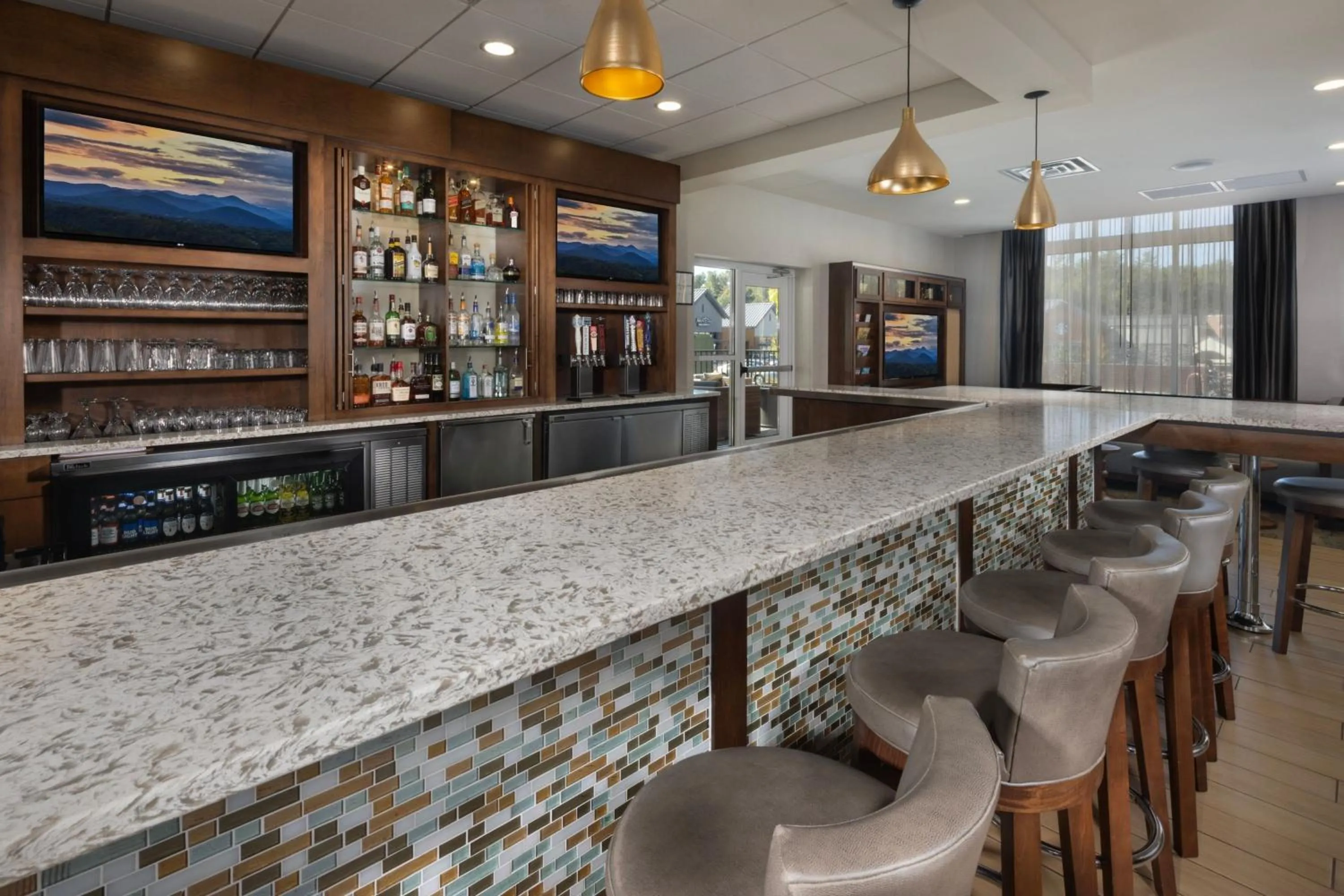 Lounge or bar in The Scenic Hotel at Biltmore Village