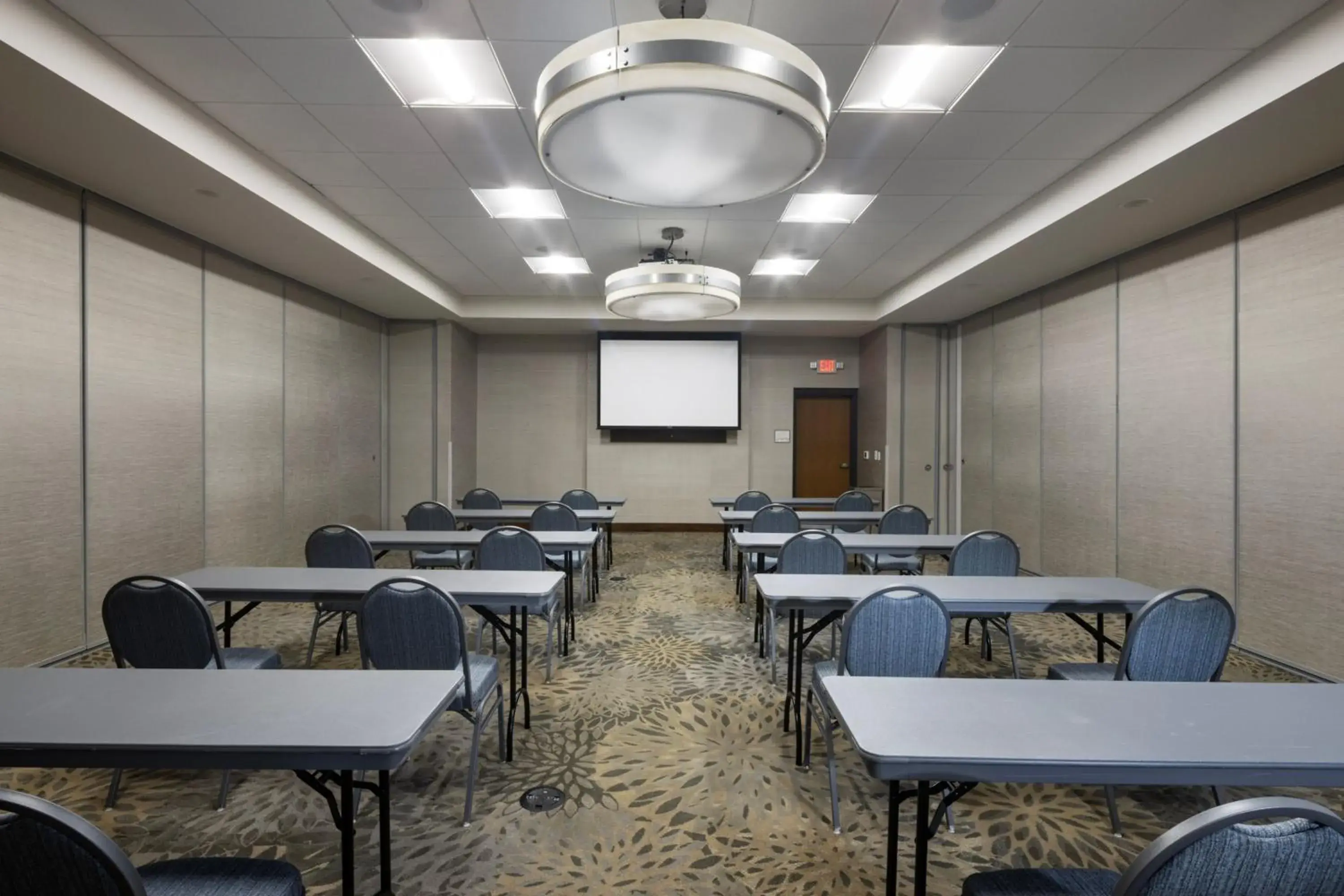 Meeting/conference room in Holiday Inn & Suites Asheville-Biltmore Vlg Area, an IHG Hotel