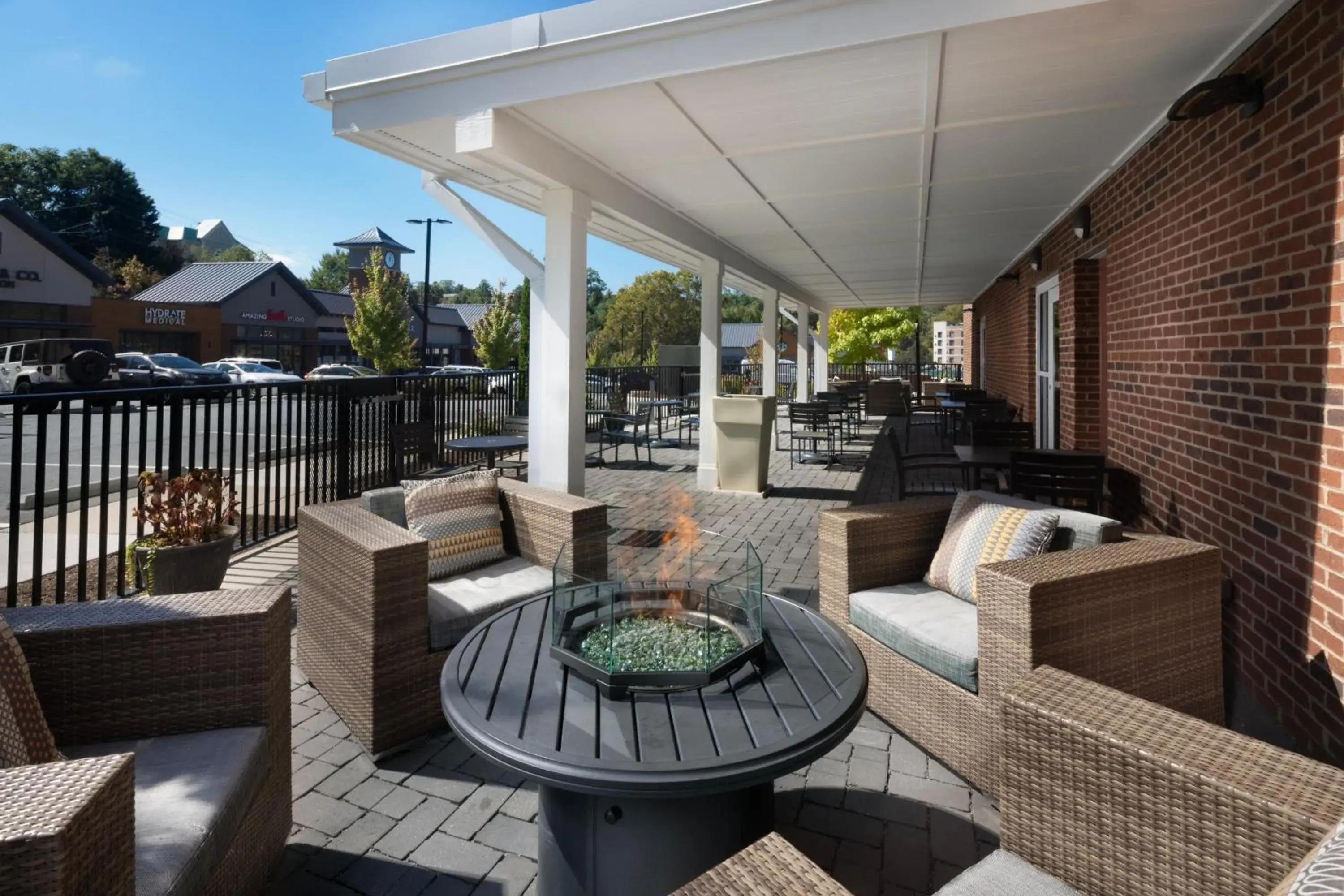 Lobby or reception in Holiday Inn & Suites Asheville-Biltmore Vlg Area, an IHG Hotel