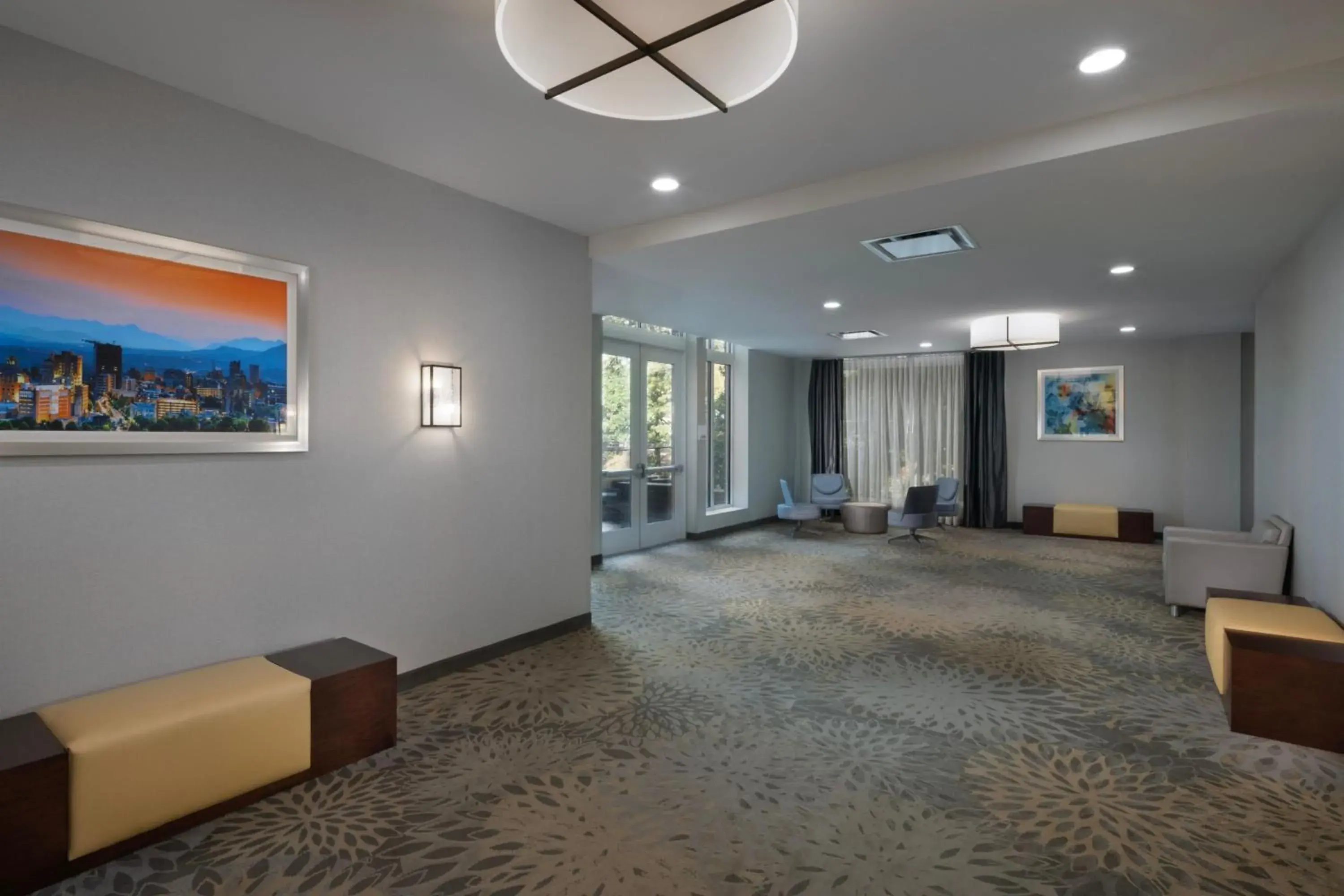 Meeting/conference room, Lobby/Reception in Holiday Inn & Suites Asheville-Biltmore Vlg Area, an IHG Hotel