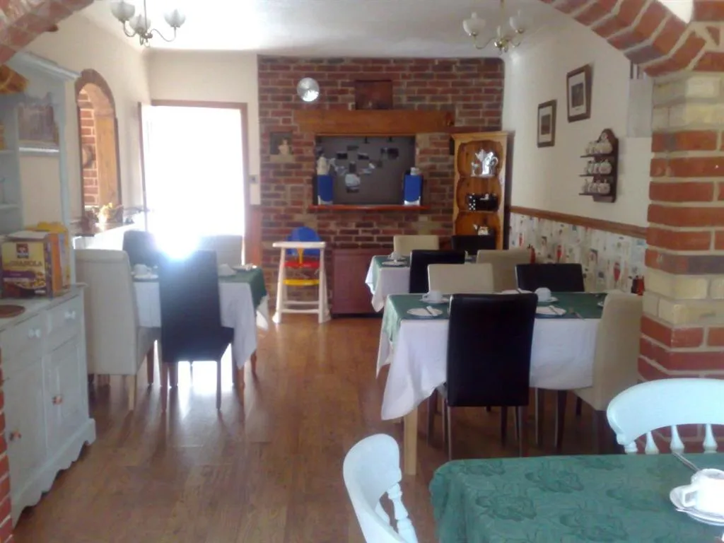 Dining area in Whitecliff View
