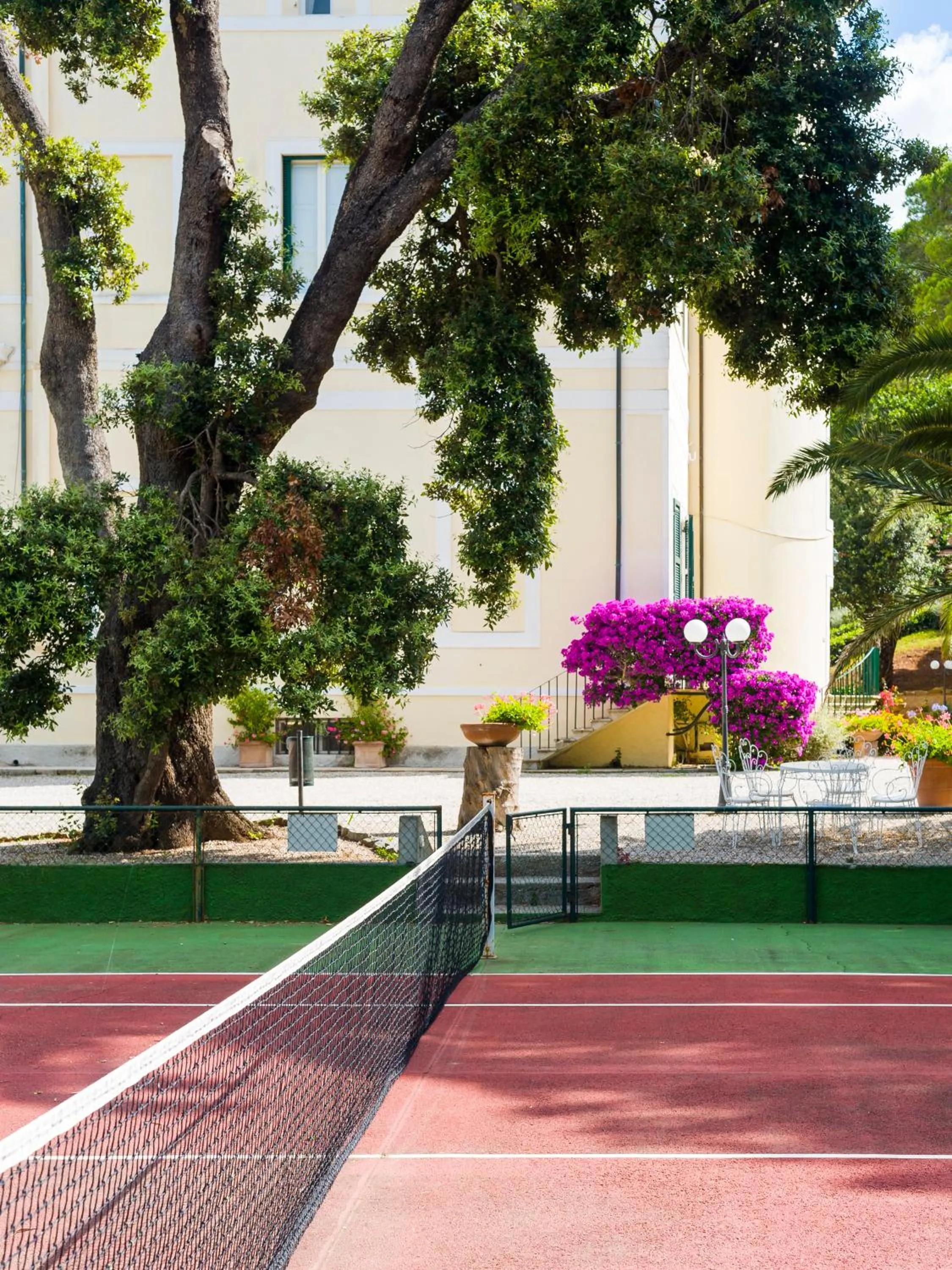 Tennis court in Hotel Villa Ottone