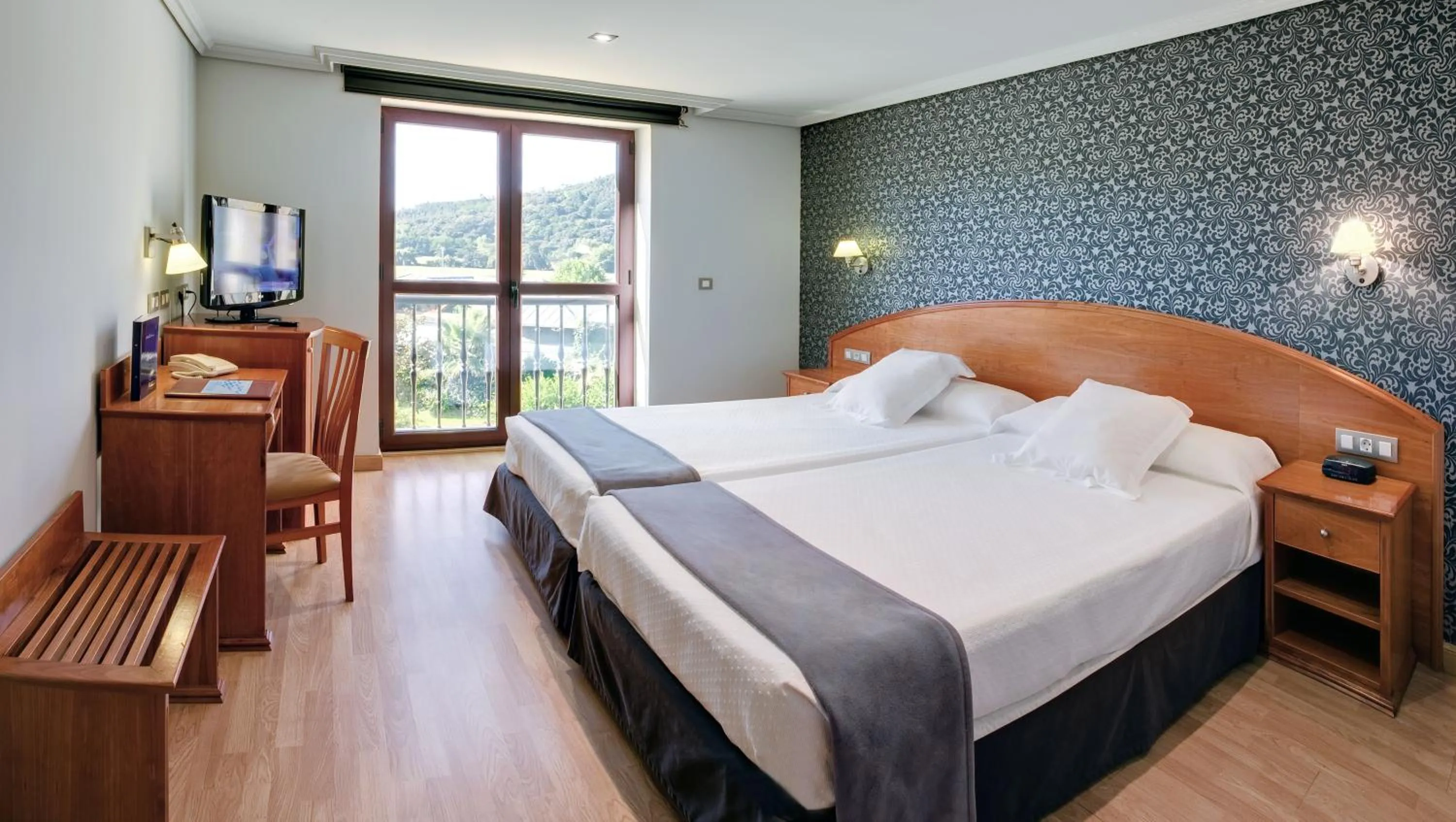 Bedroom, Bed in Hotel Spa Villa Pasiega